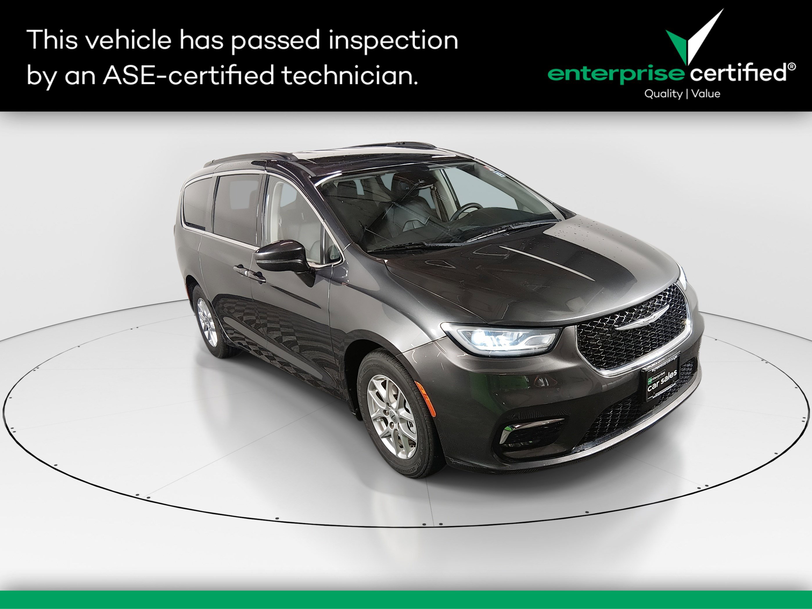 2022 Chrysler Pacifica Touring L's photo