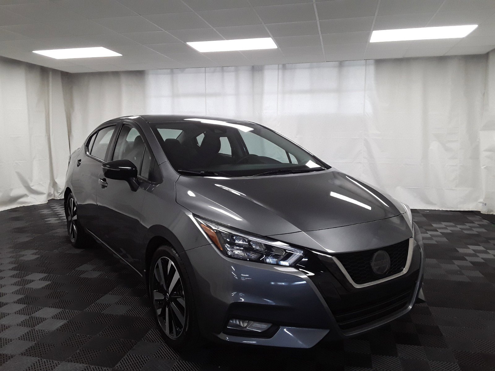 2021 Nissan Versa SR CVT