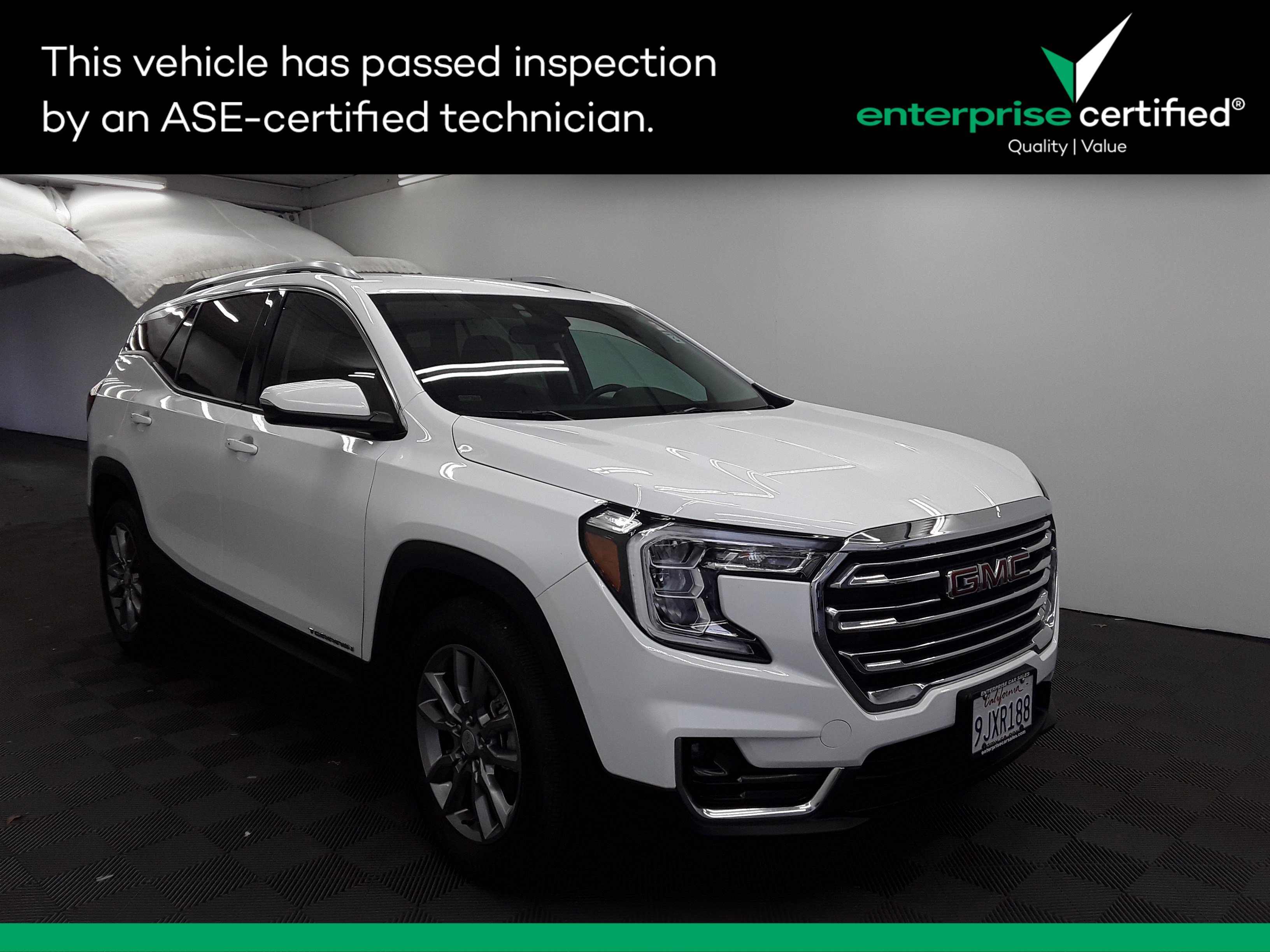 2024 GMC Terrain SLT's photo