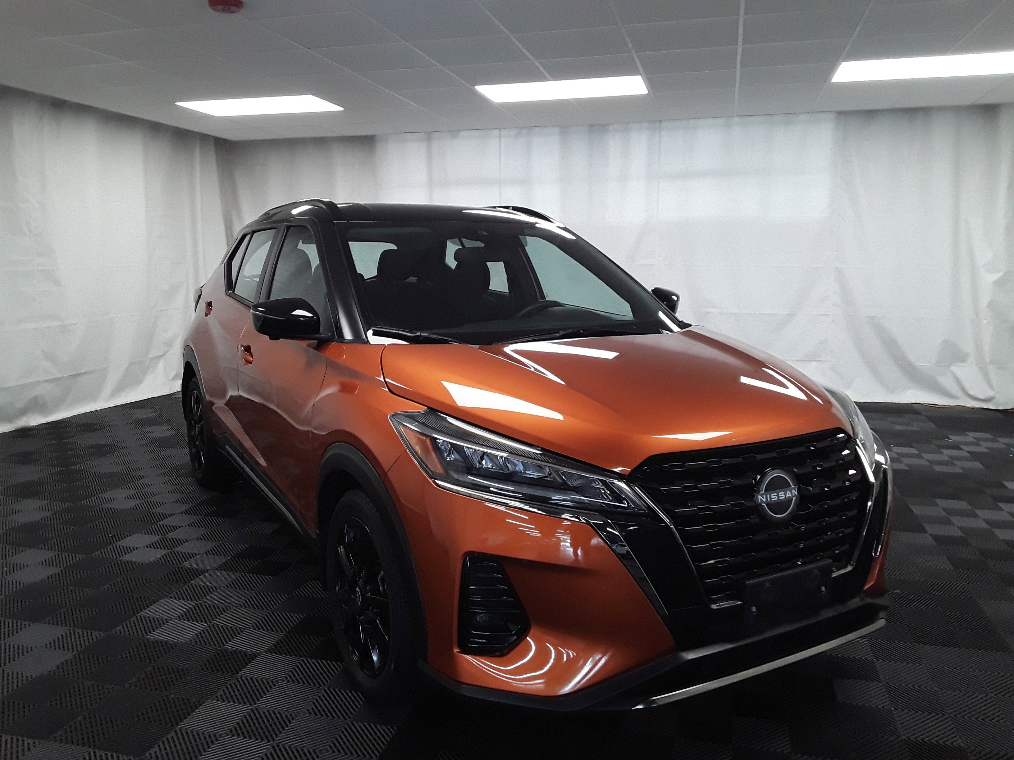 2023 Nissan Kicks SR FWD
