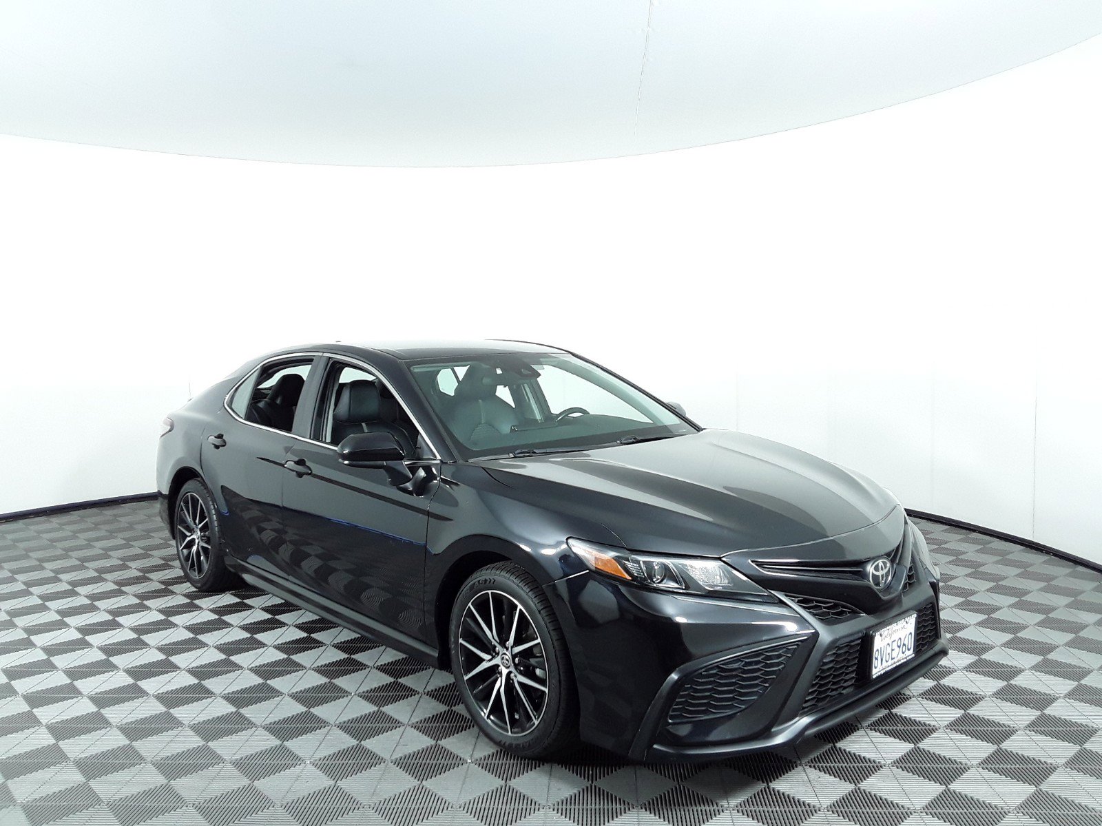 2021 Toyota Camry SE Auto