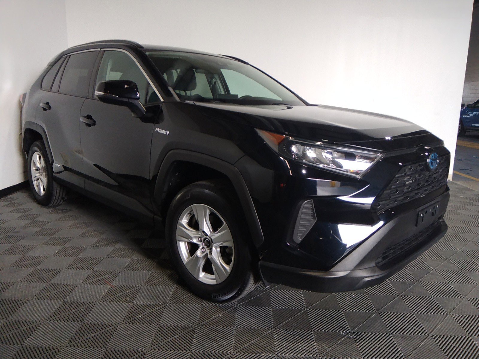 2020 Toyota RAV4 Hybrid LE AWD