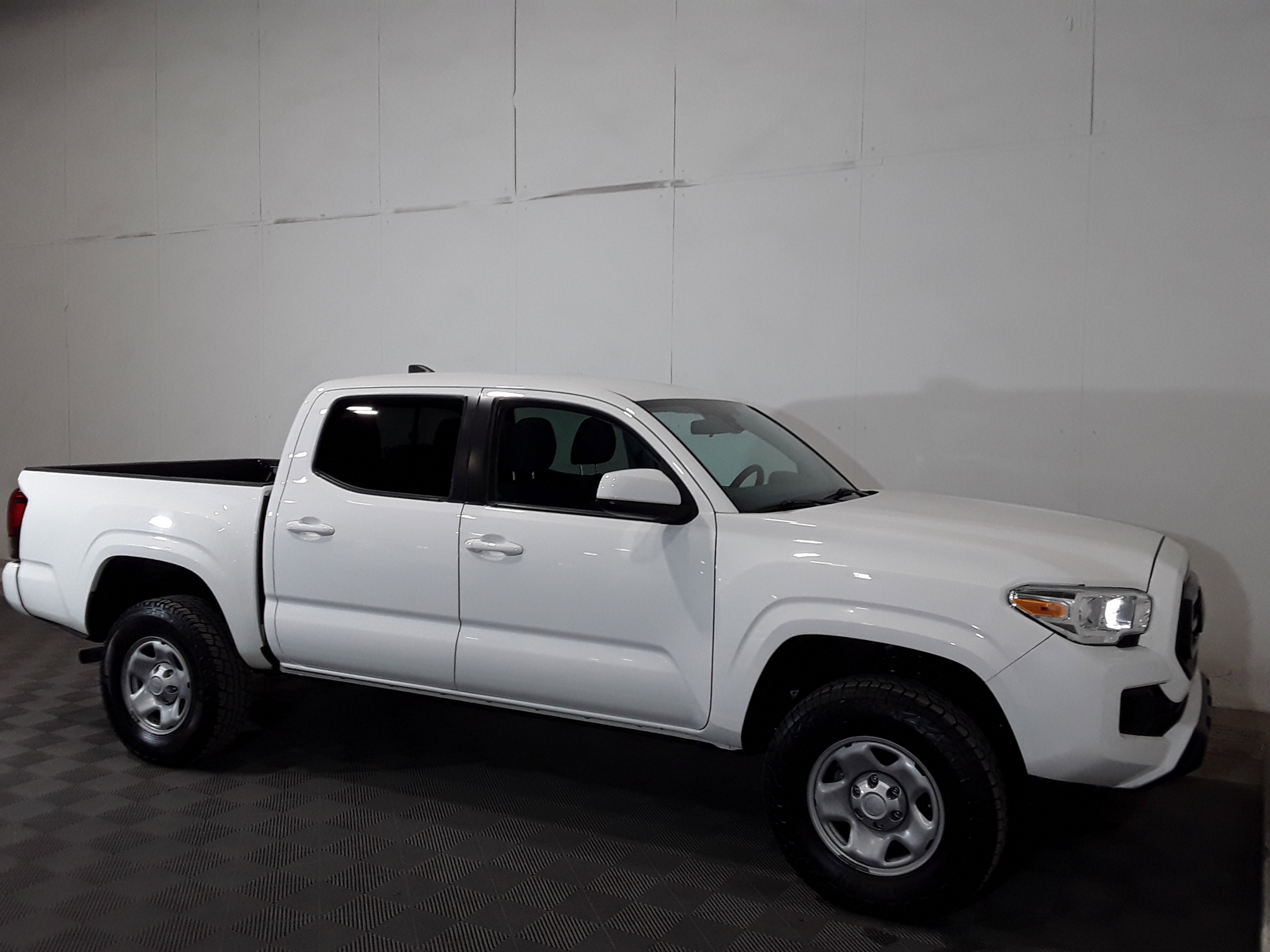 2021 Toyota Tacoma 2WD SR Double Cab 5' Bed I4 AT