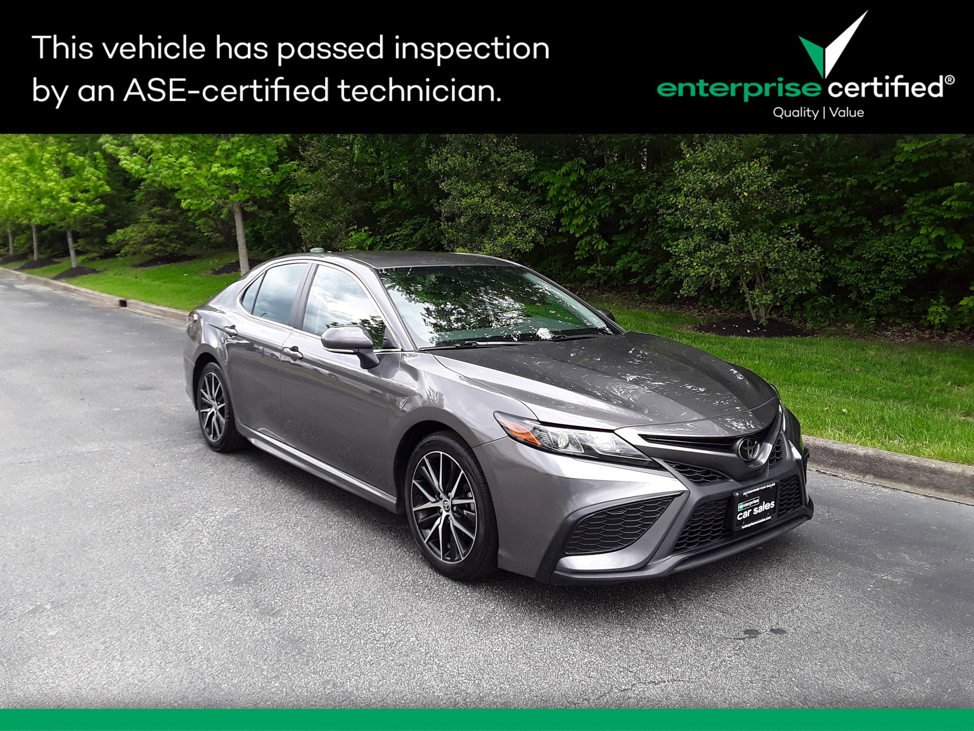 2022 Toyota Camry SE Auto