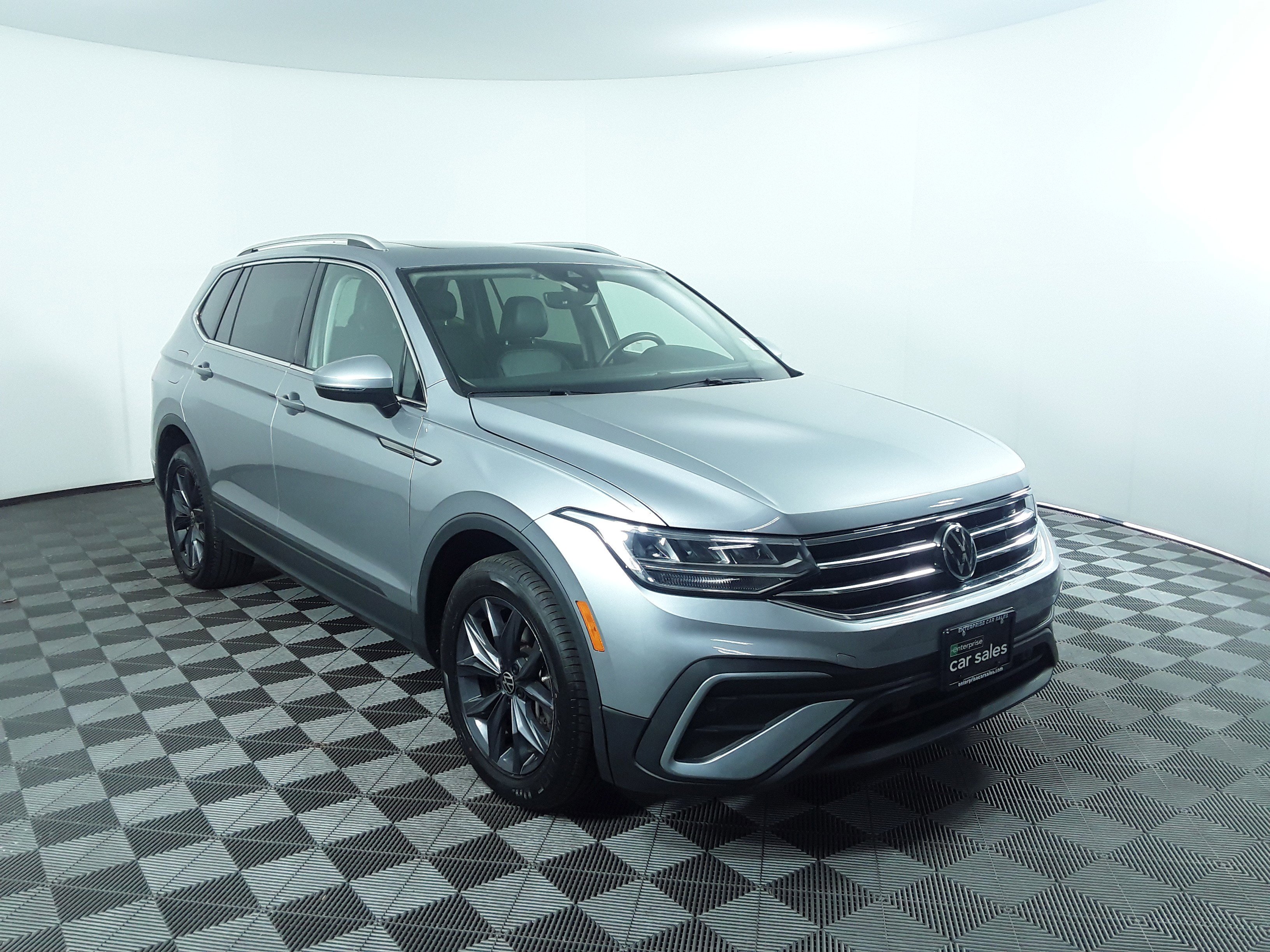 2022 Volkswagen Tiguan 2.0T SE FWD