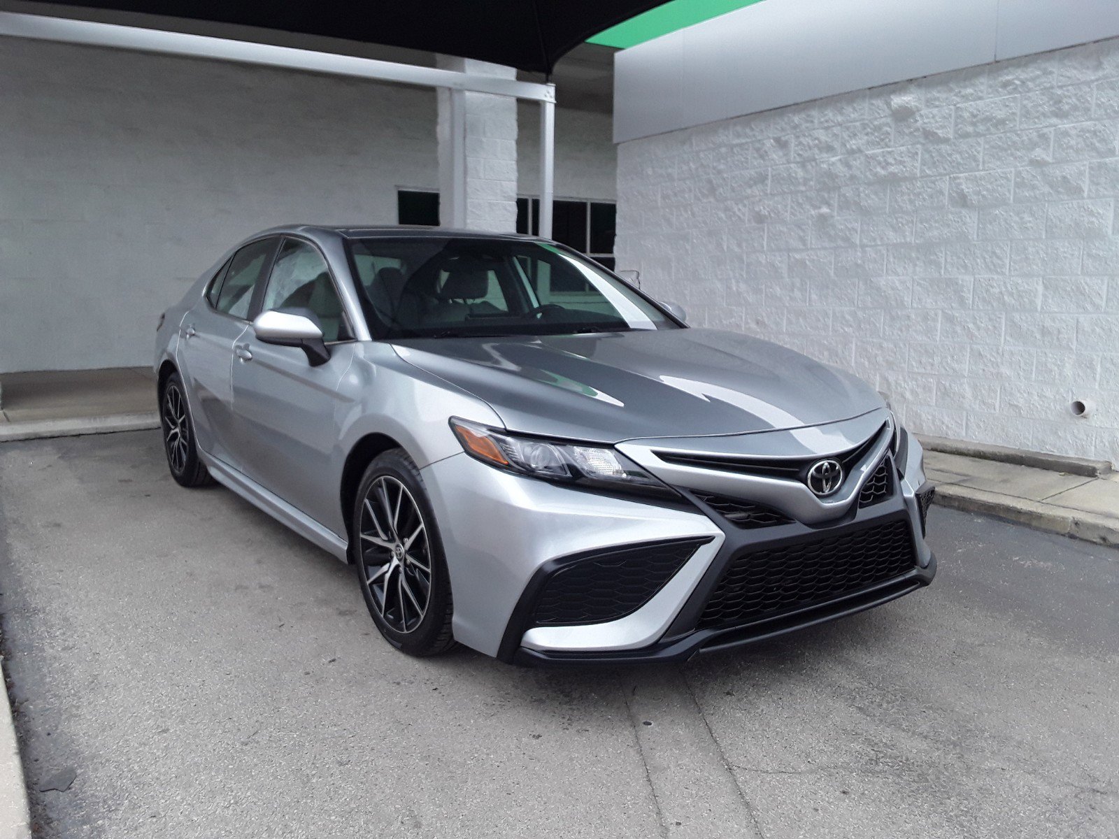 2021 Toyota Camry SE Auto