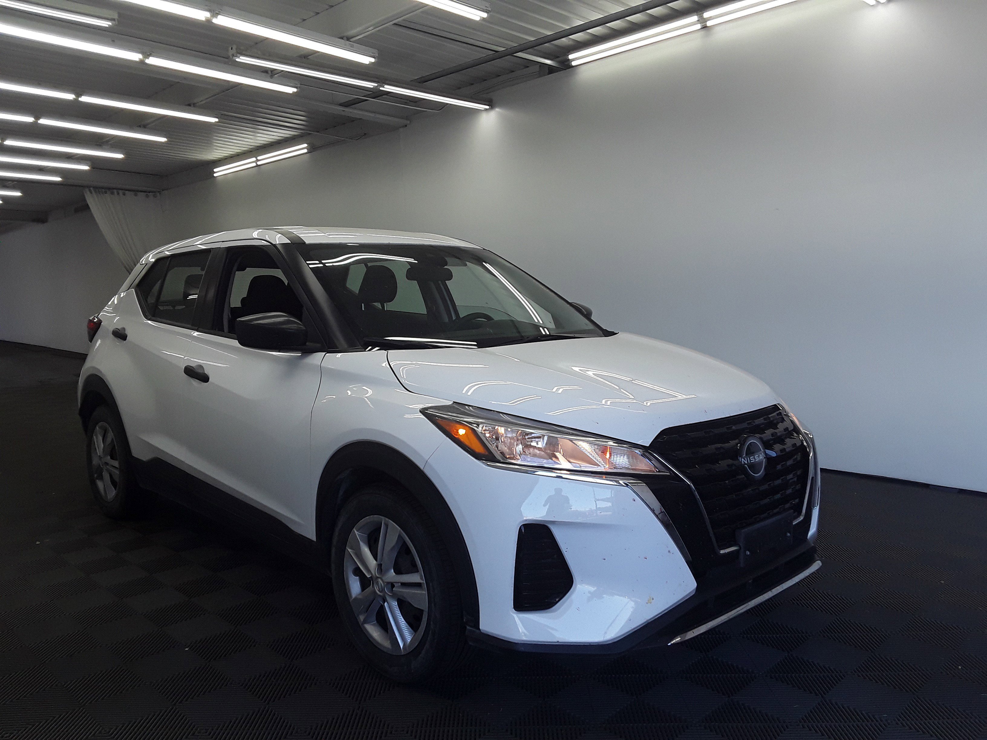 2022 Nissan Kicks S FWD