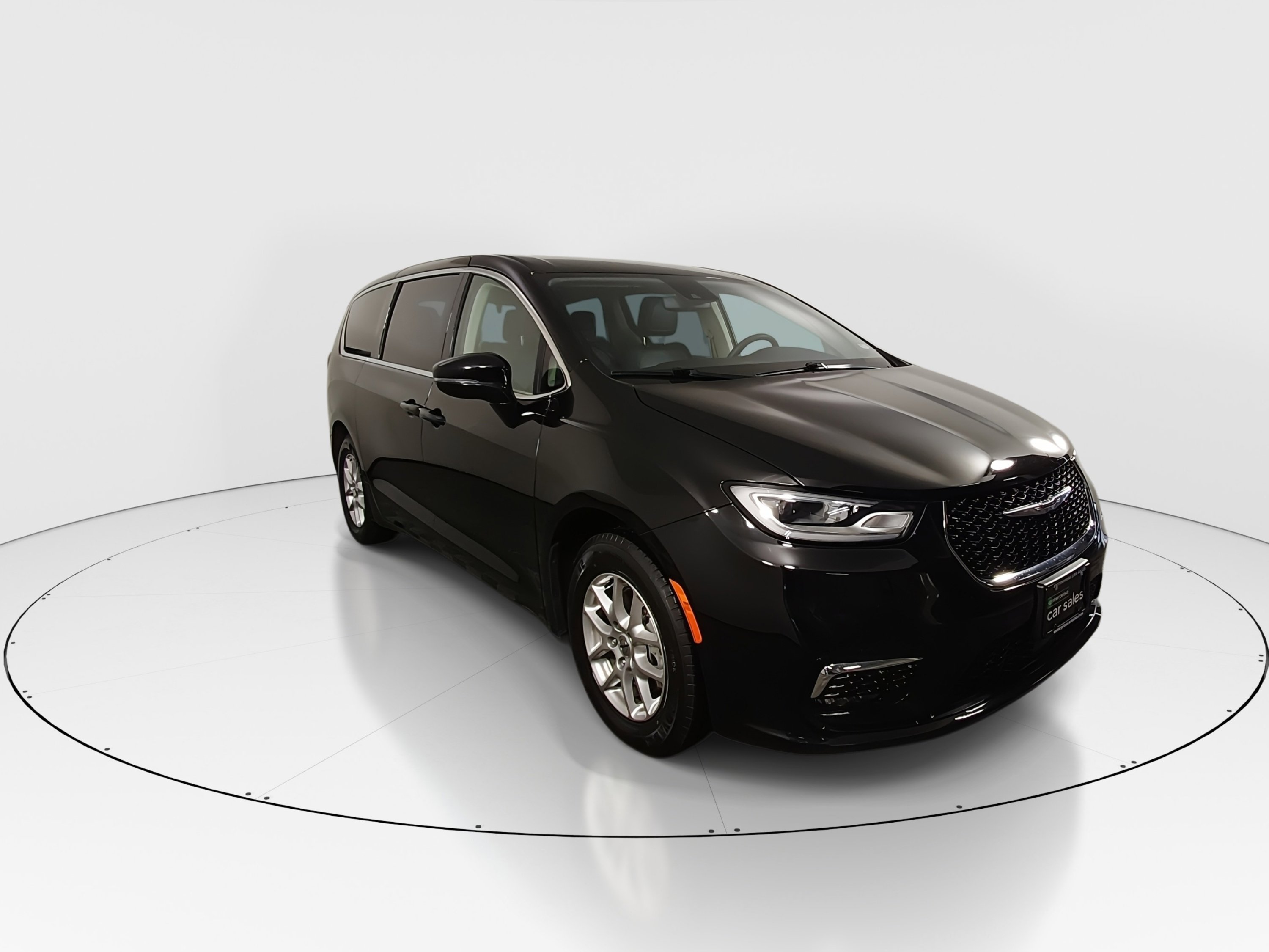 2024 Chrysler Pacifica Touring L's photo