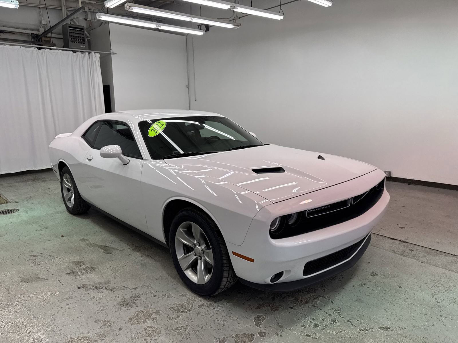 2022 Dodge Challenger SXT RWD