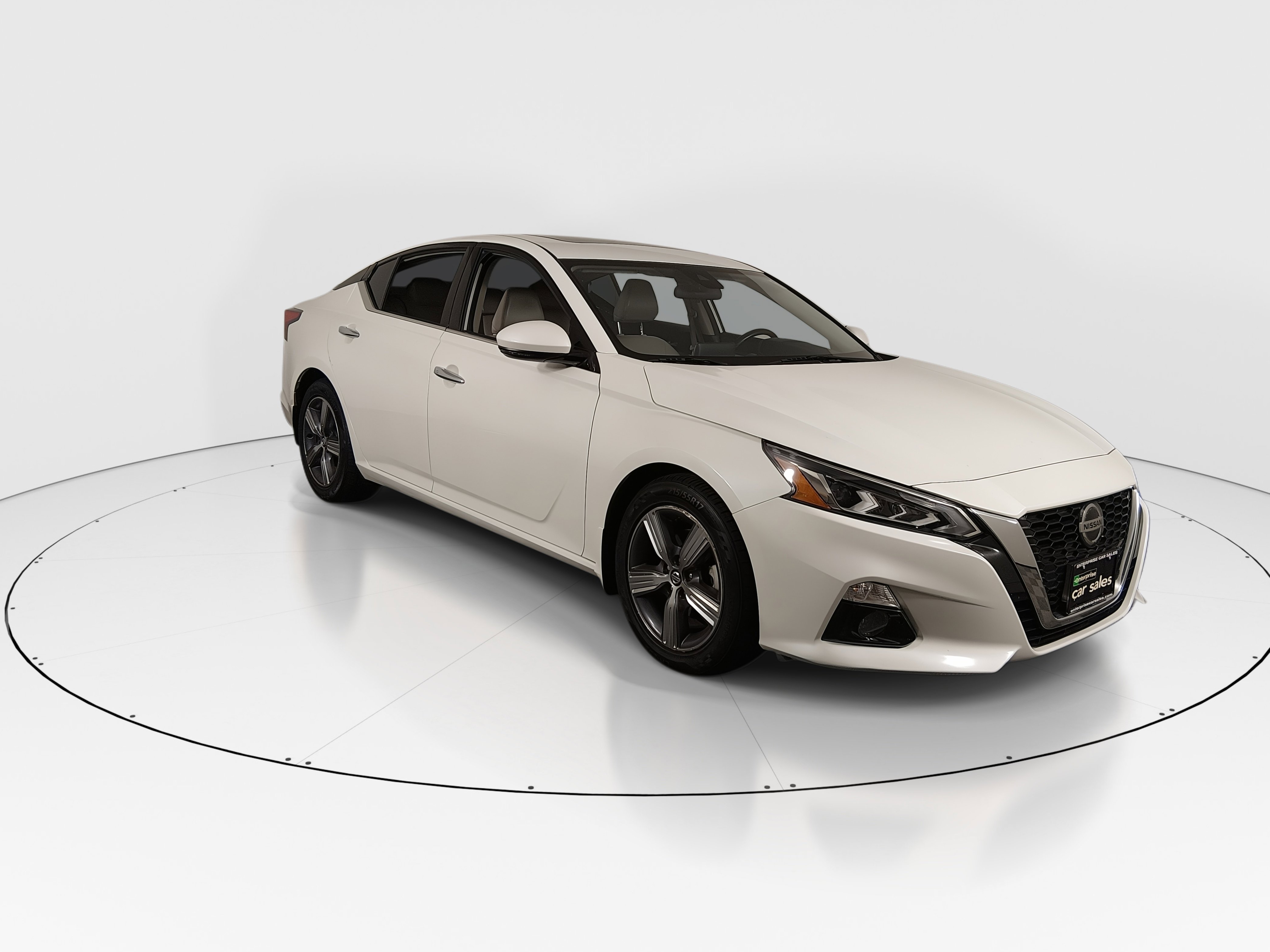 2022 Nissan Altima SL's photo