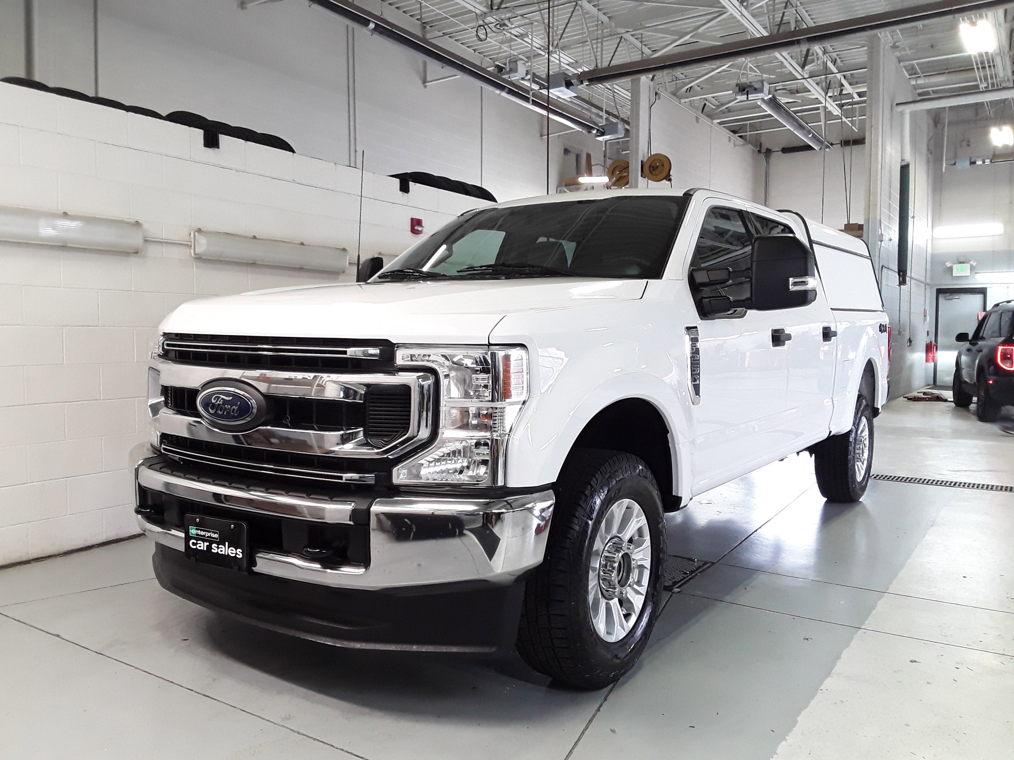 Image 3 of Used 2022 Ford Super Duty F-250 SRW XLT 4WD Crew Cab 6.75' Box