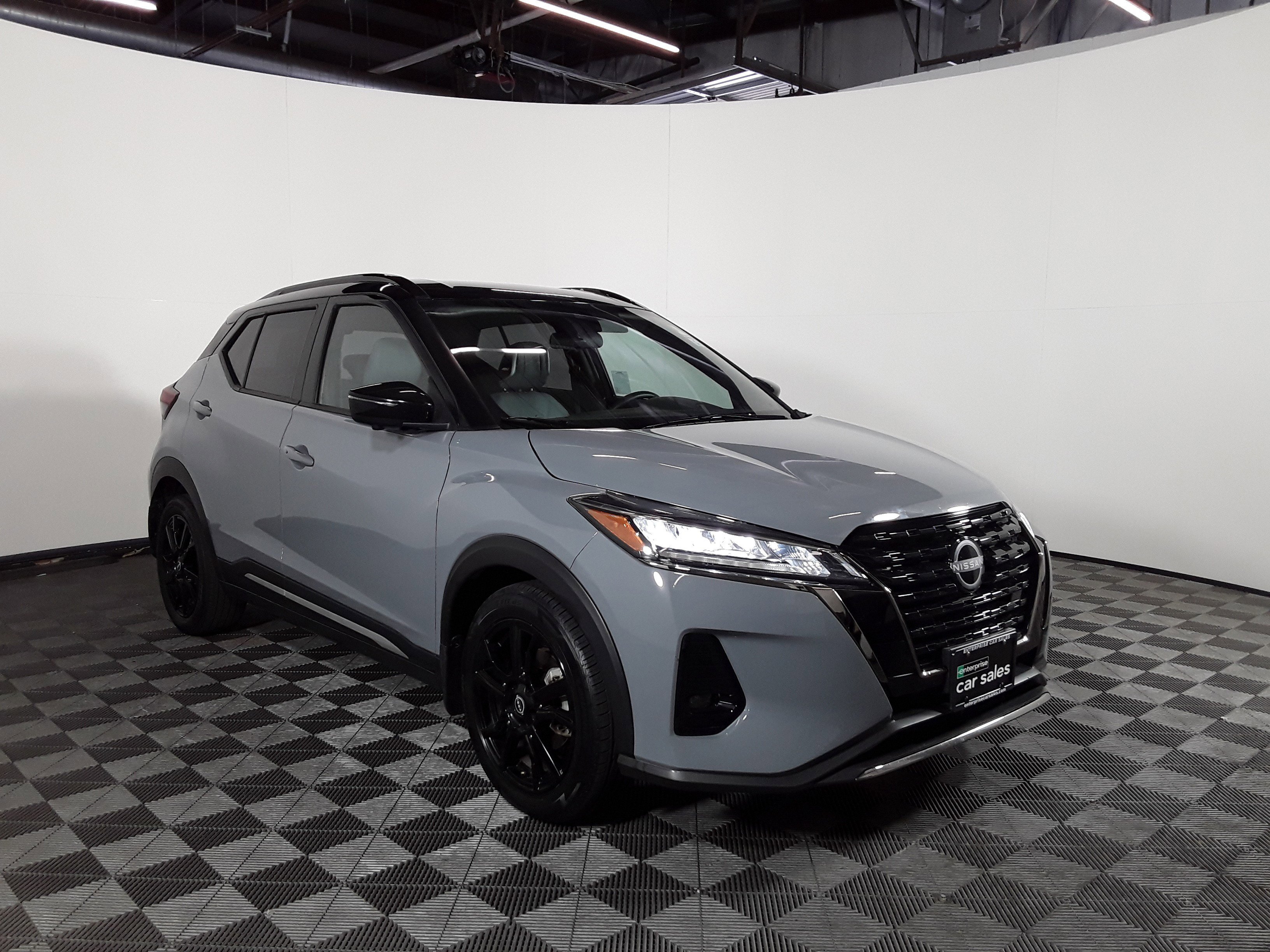 2023 Nissan Kicks SR FWD