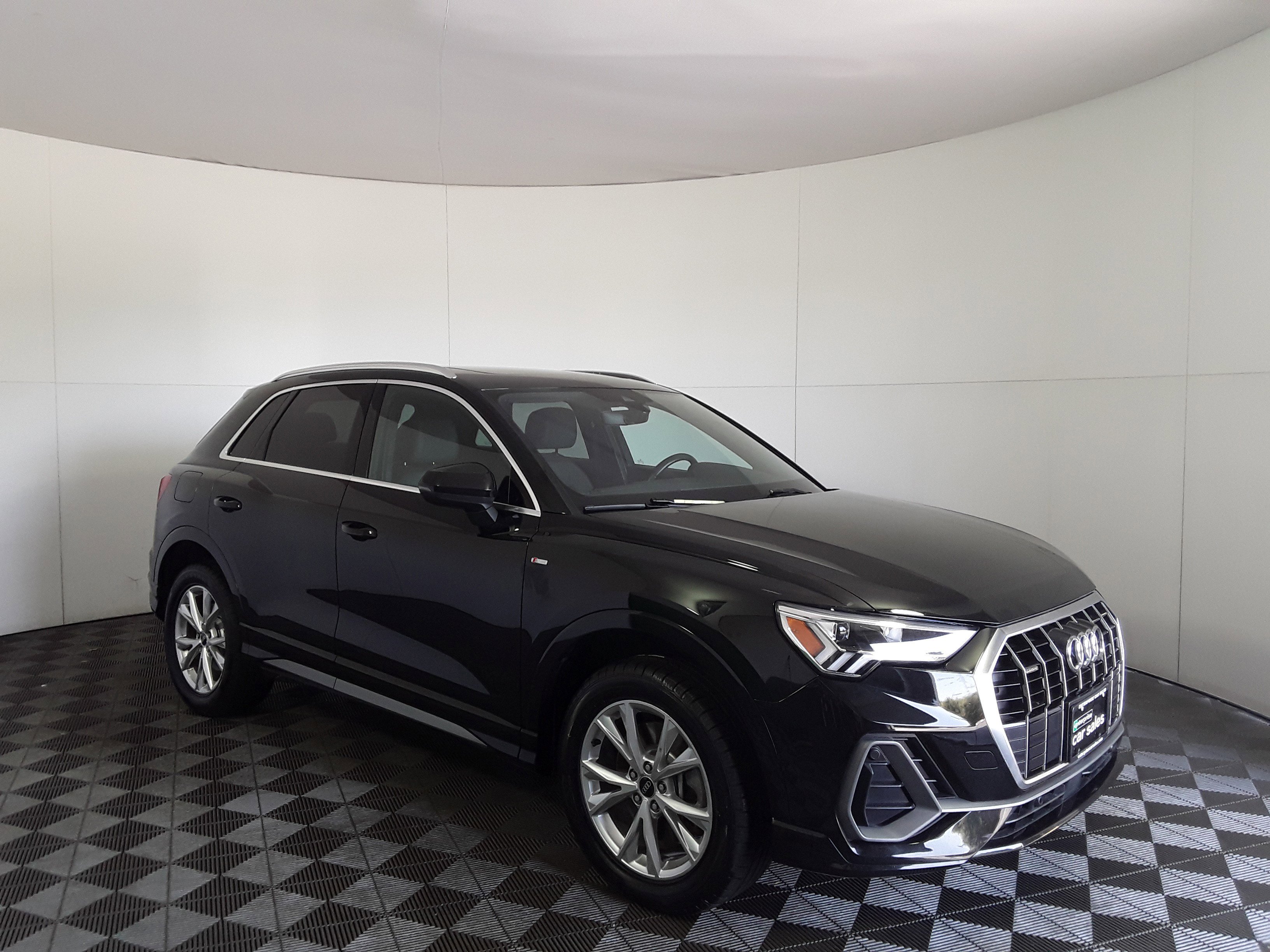 2023 Audi Q3 S line Premium 45 TFSI quattro
