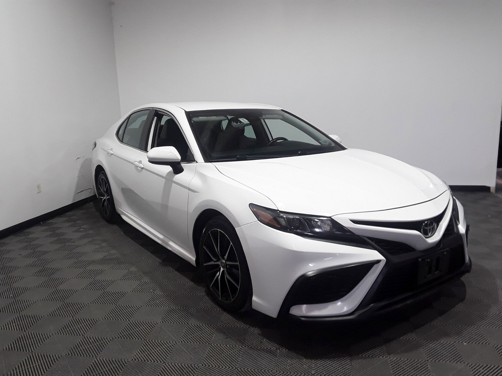 2021 Toyota Camry SE Auto