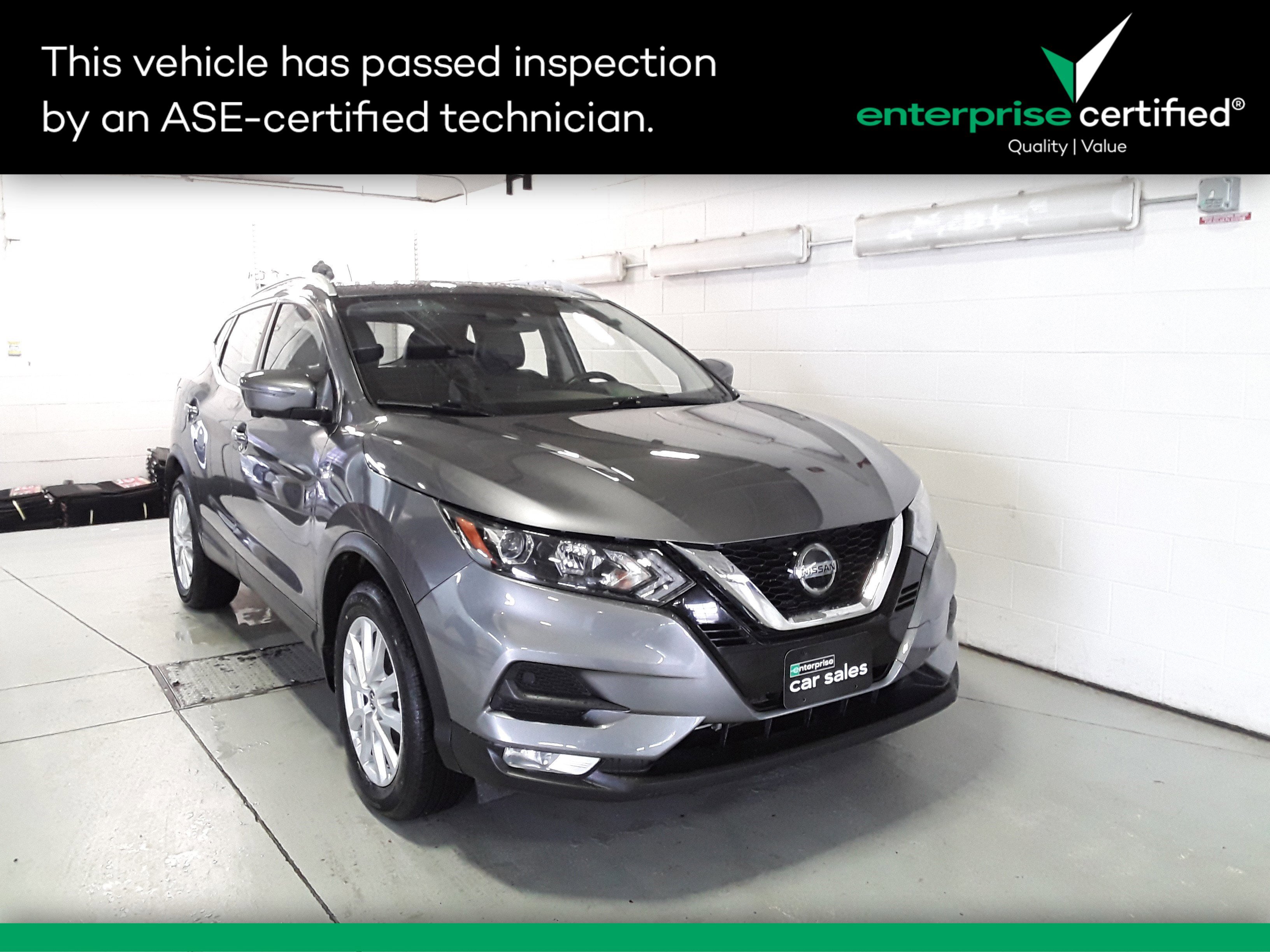 2022 Nissan Rogue Sport SV's photo