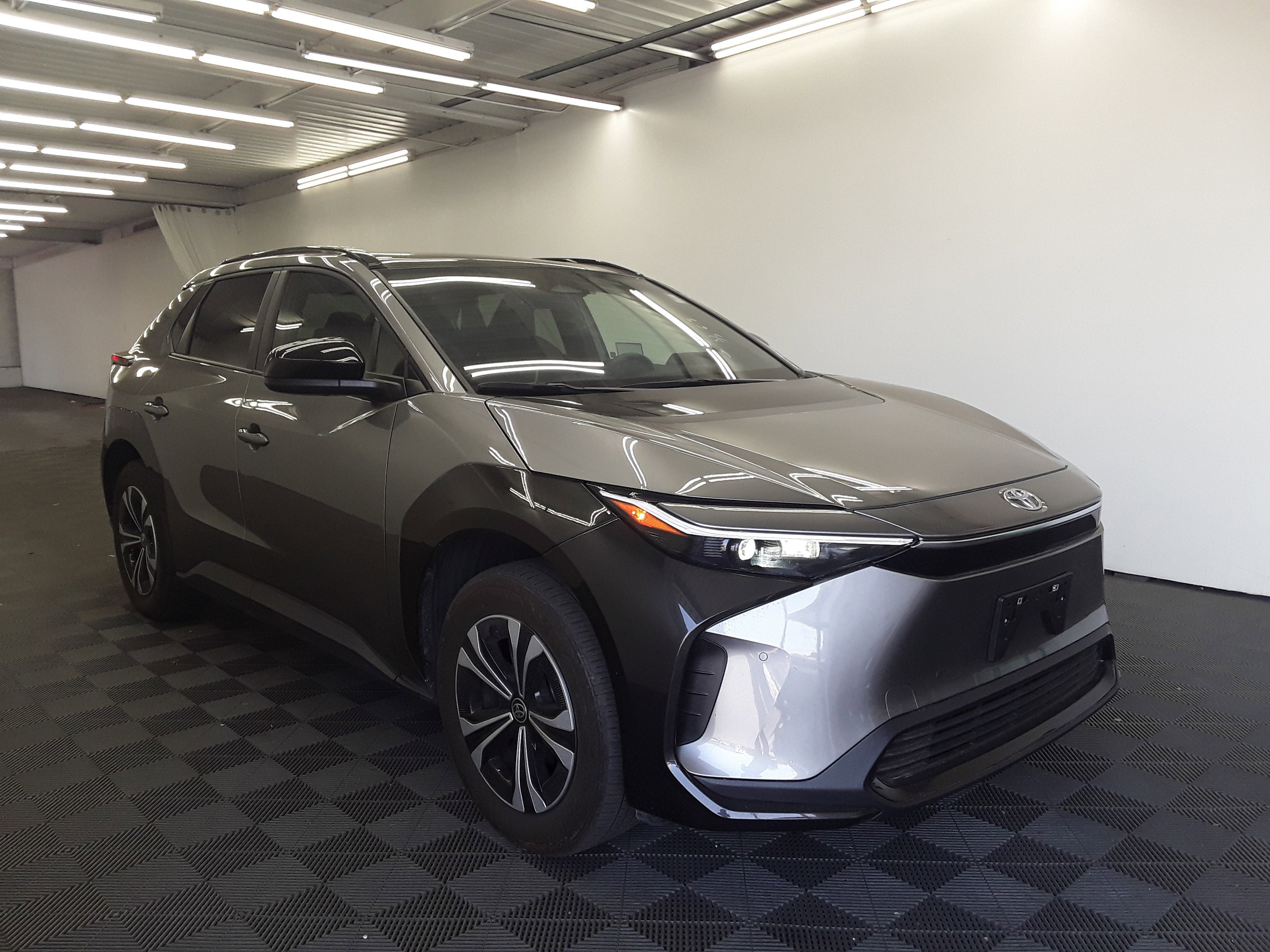 2024 Toyota bZ4X XLE FWD