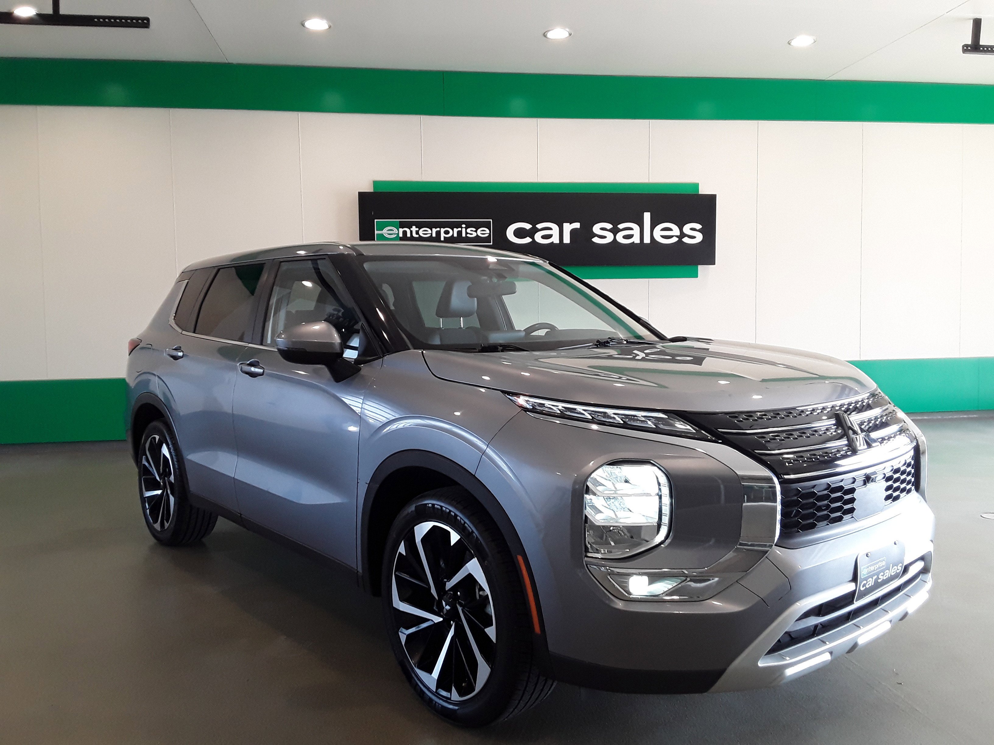 2023 Mitsubishi Outlander SE Special Edition FWD