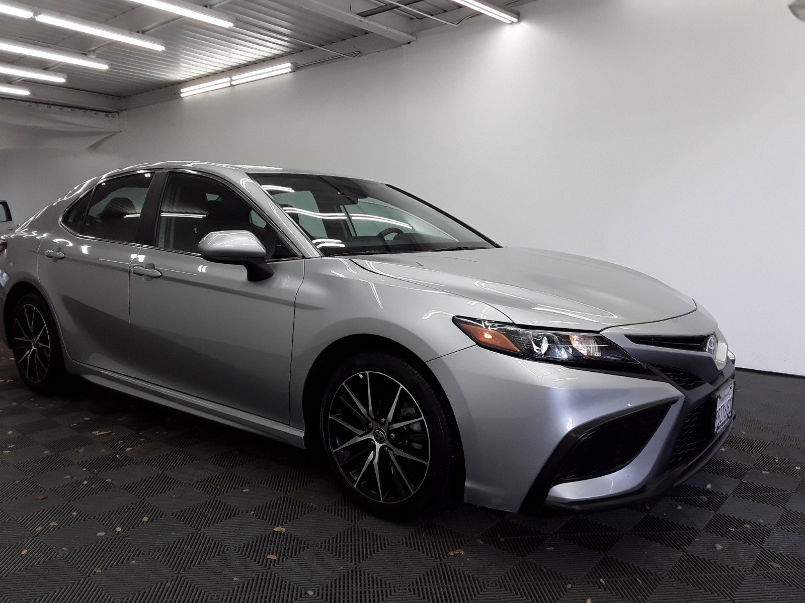 2021 Toyota Camry SE Auto