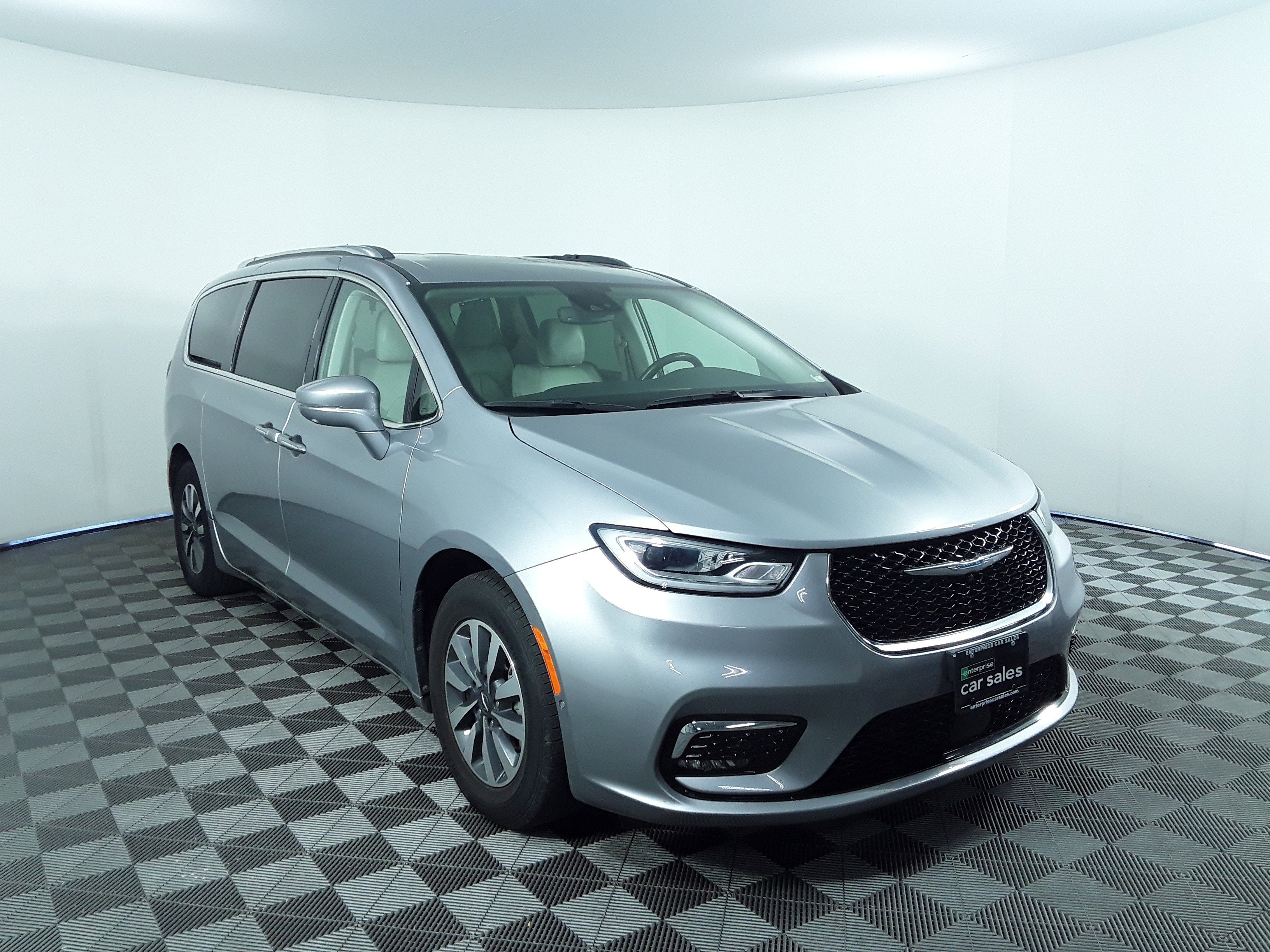 2021 Chrysler Pacifica Hybrid Touring L FWD