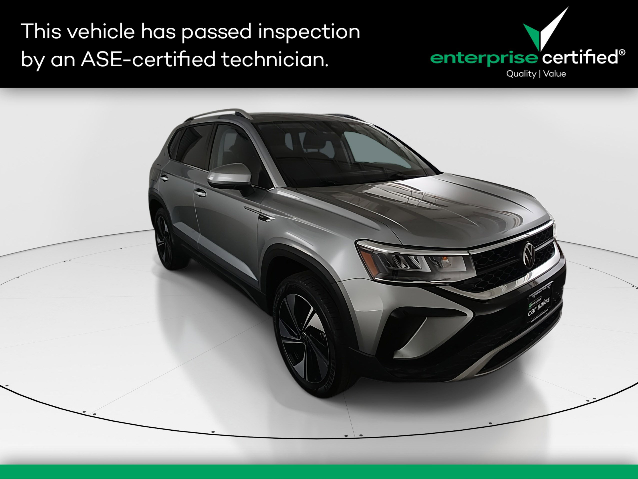 2024 Volkswagen Taos SE's photo