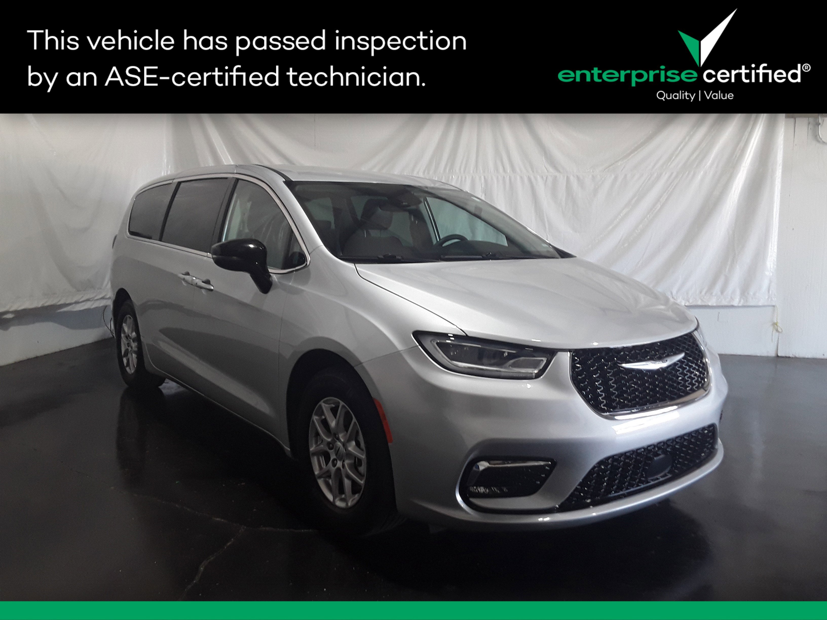 Used 2024 Chrysler Pacifica Touring L FWD
