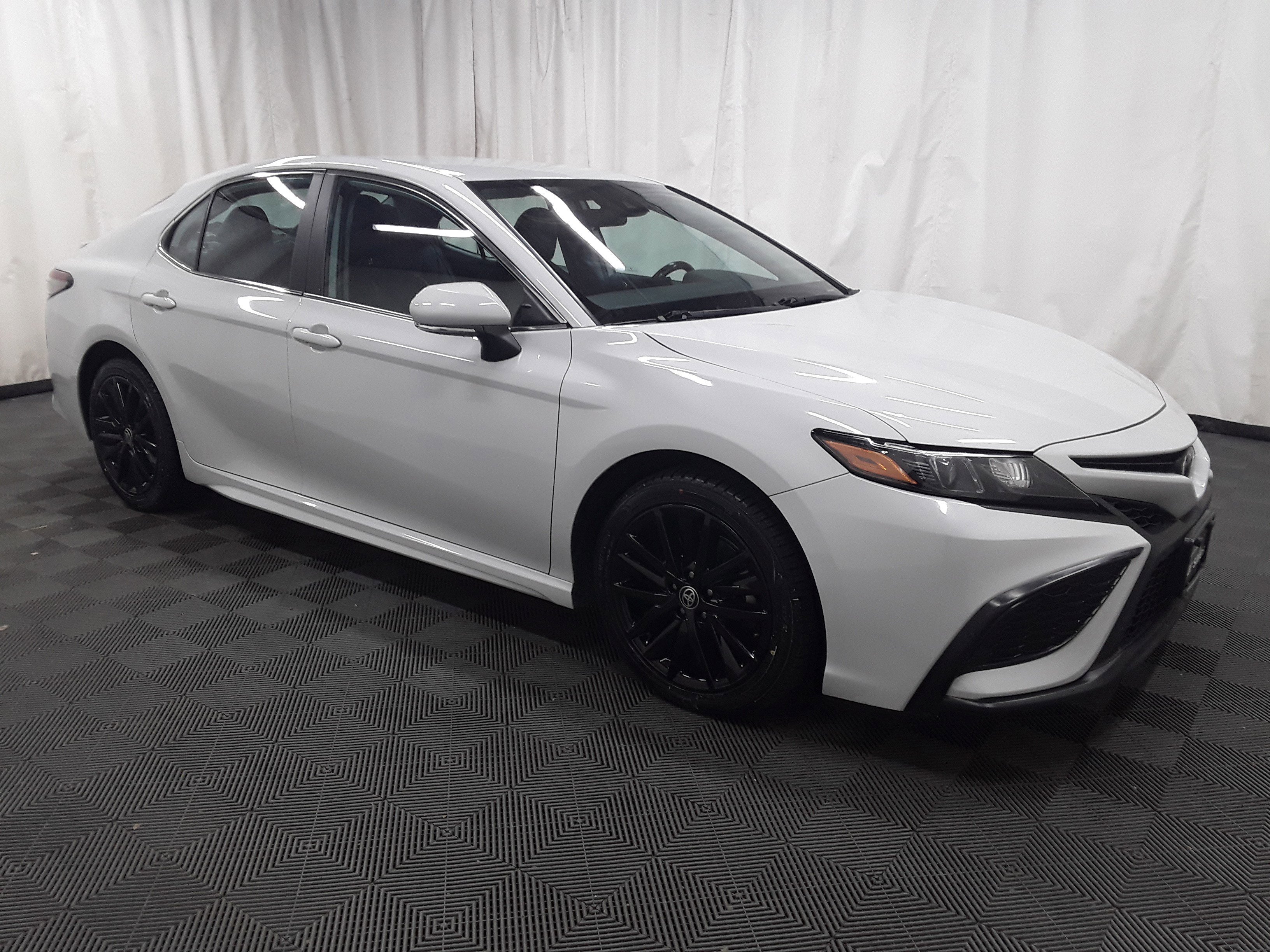 Used 2022 Toyota Camry SE Auto
