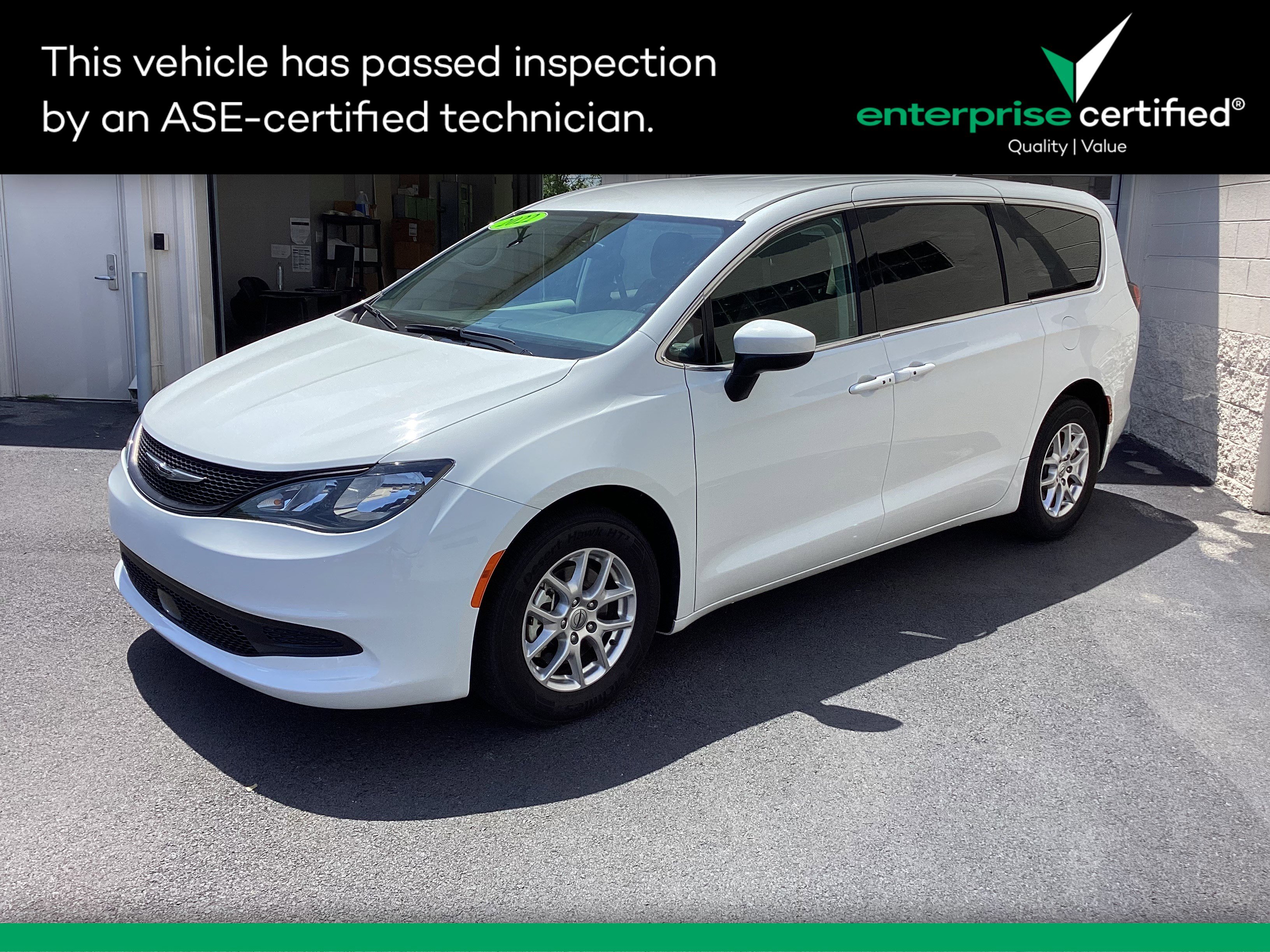 2022 Chrysler Voyager LX FWD