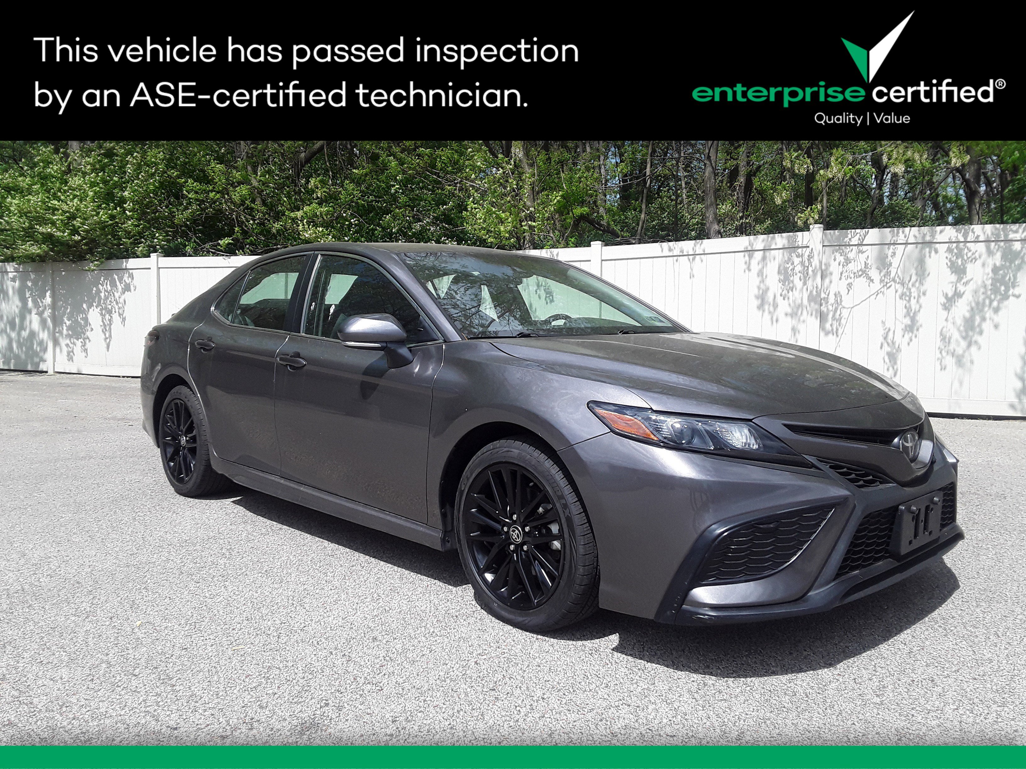 2022 Toyota Camry SE Auto