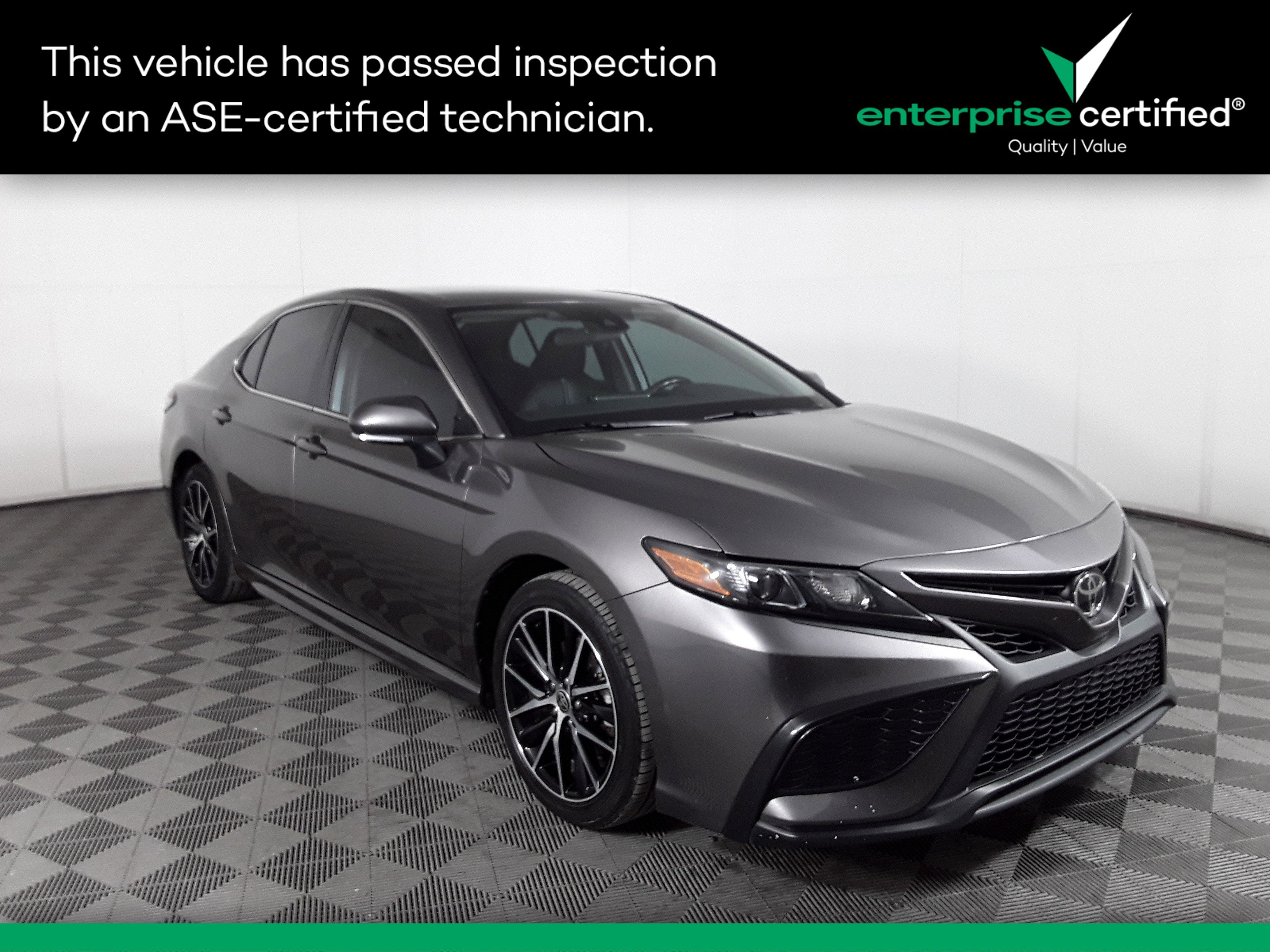 2022 Toyota Camry SE Auto
