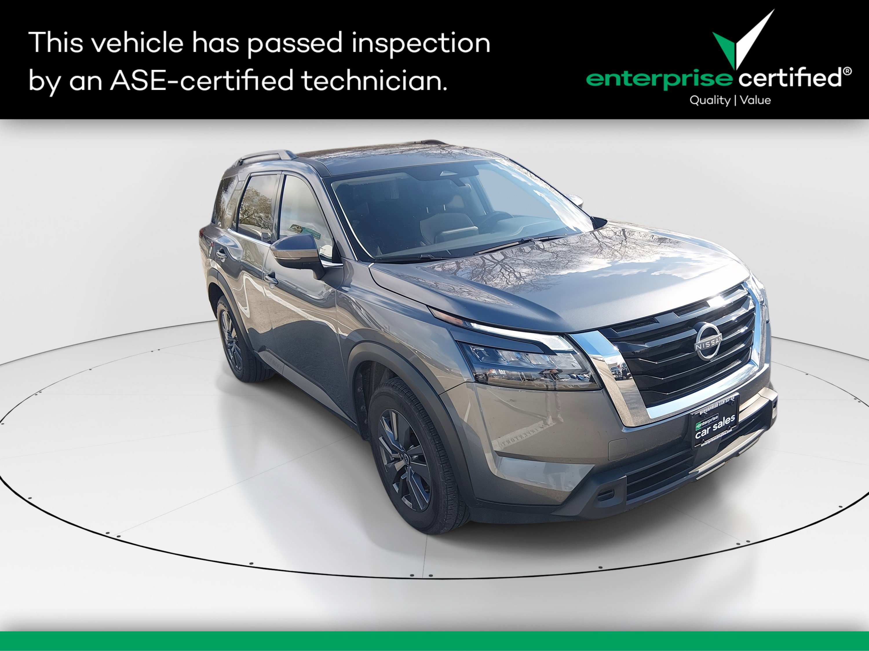 2024 Nissan Pathfinder SV's photo