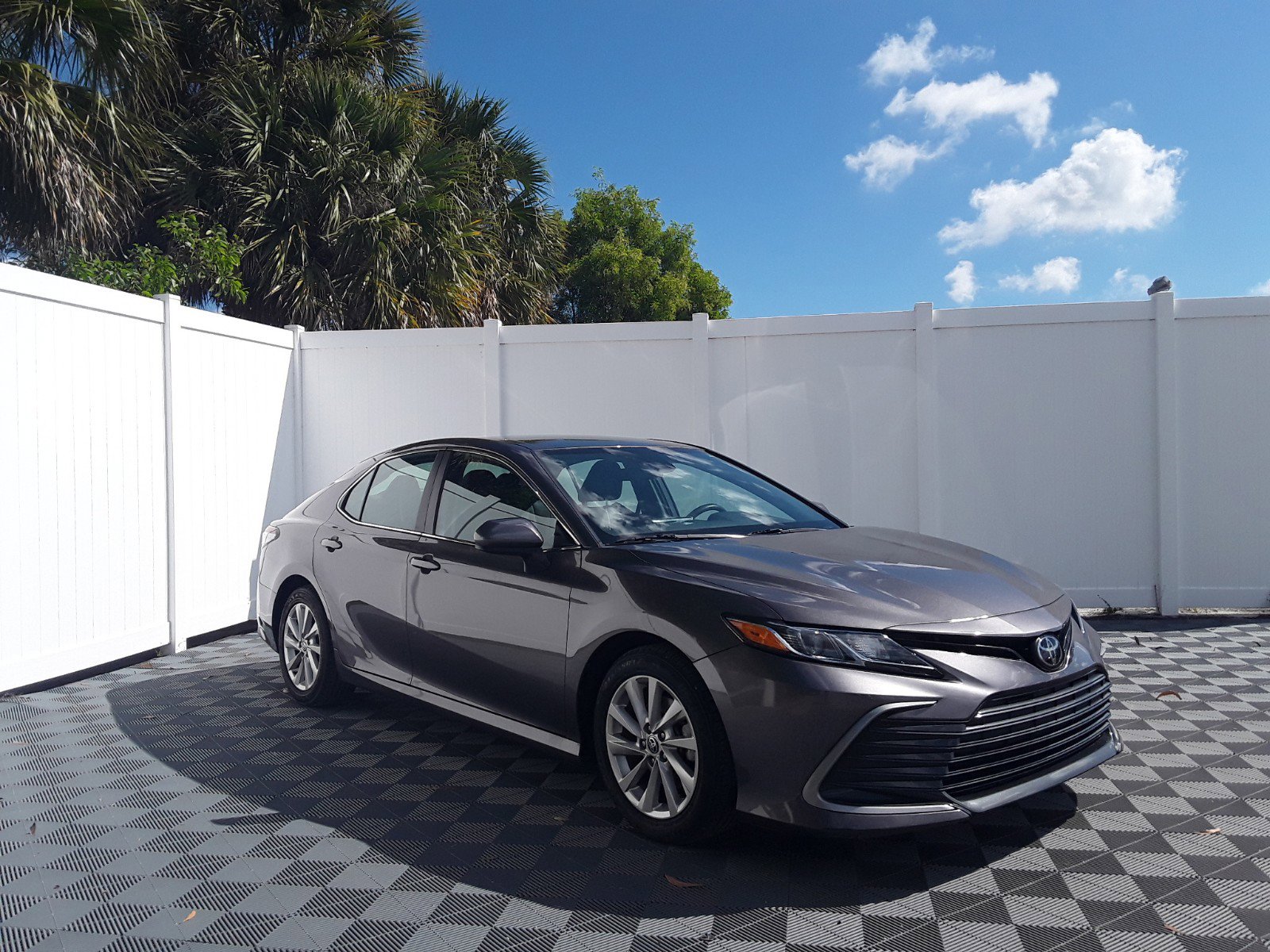 2022 Toyota Camry LE Auto