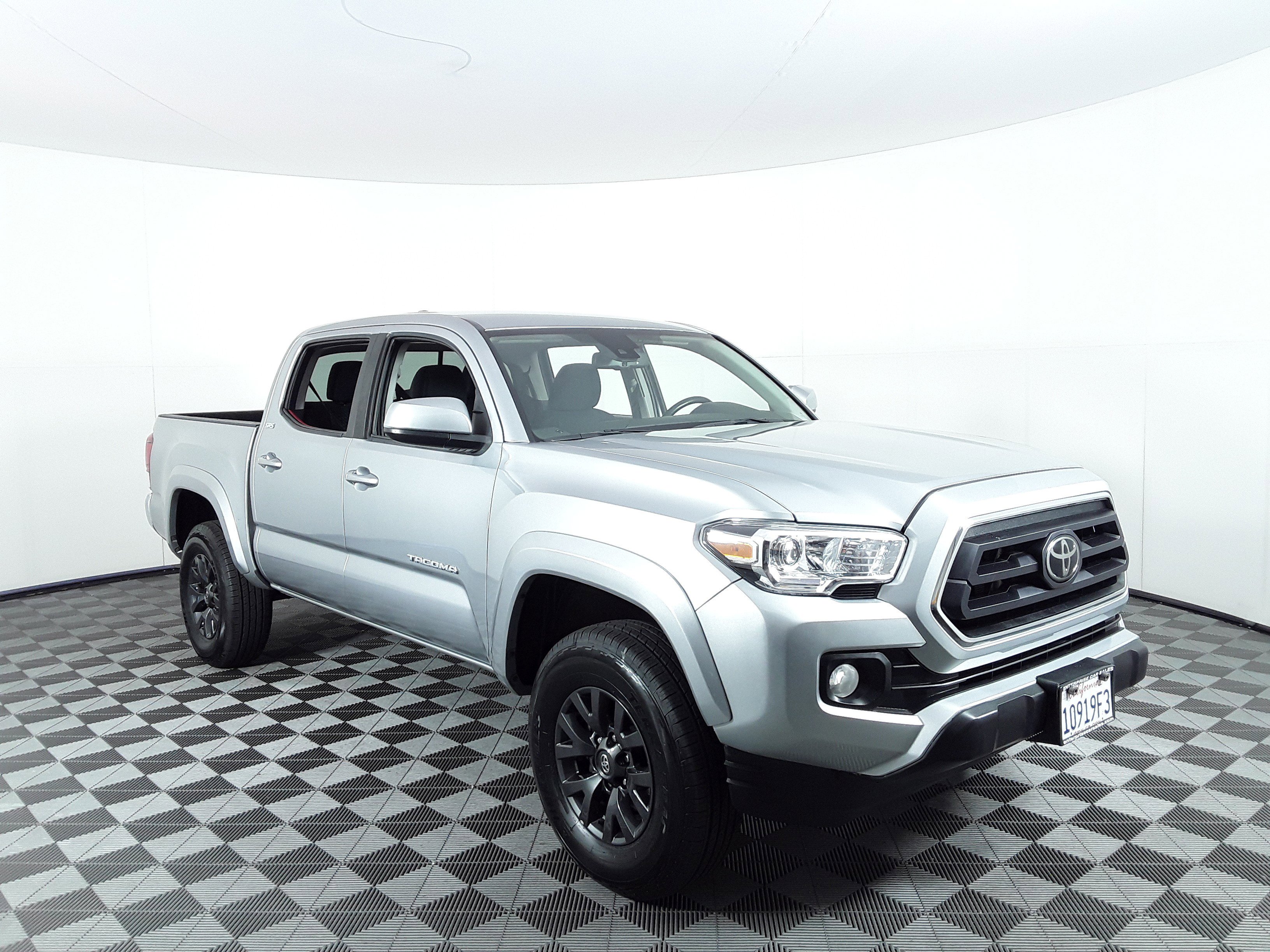 2022 Toyota Tacoma 4WD SR5 Double Cab 5' Bed V6 AT