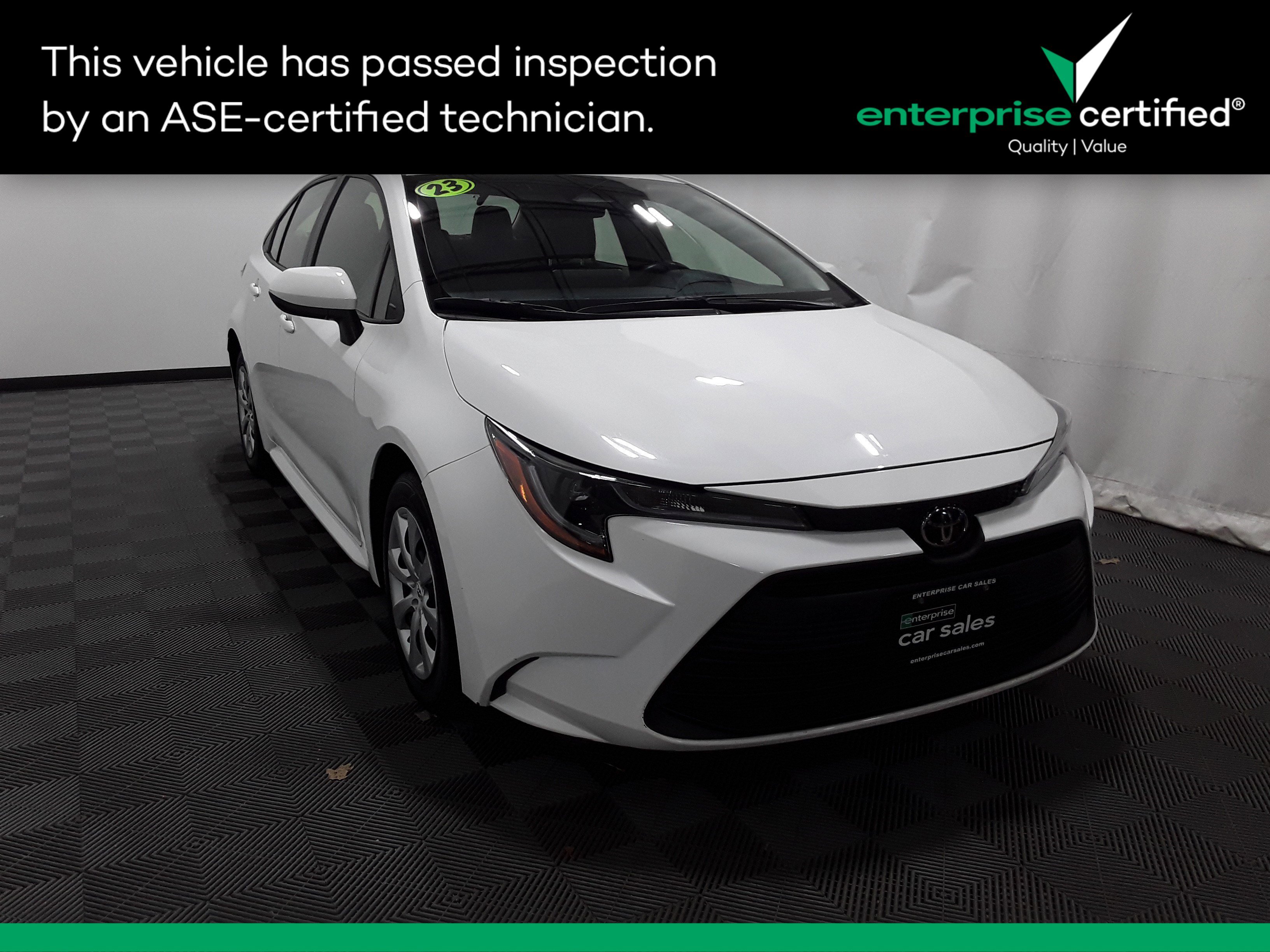 2023 Toyota Corolla LE's photo