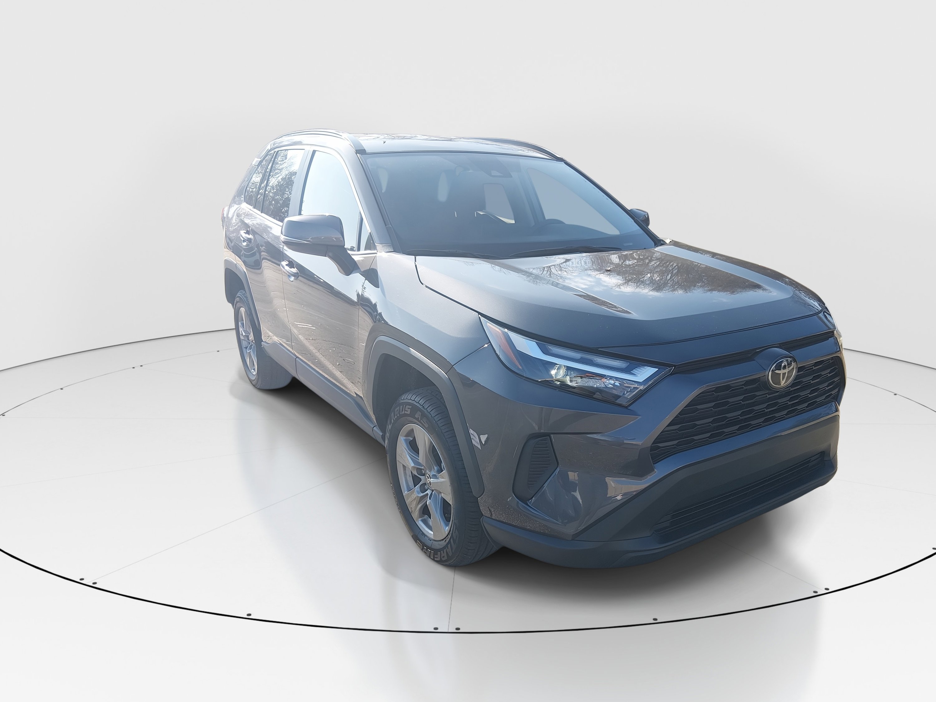 2024 Toyota RAV4 XLE's photo