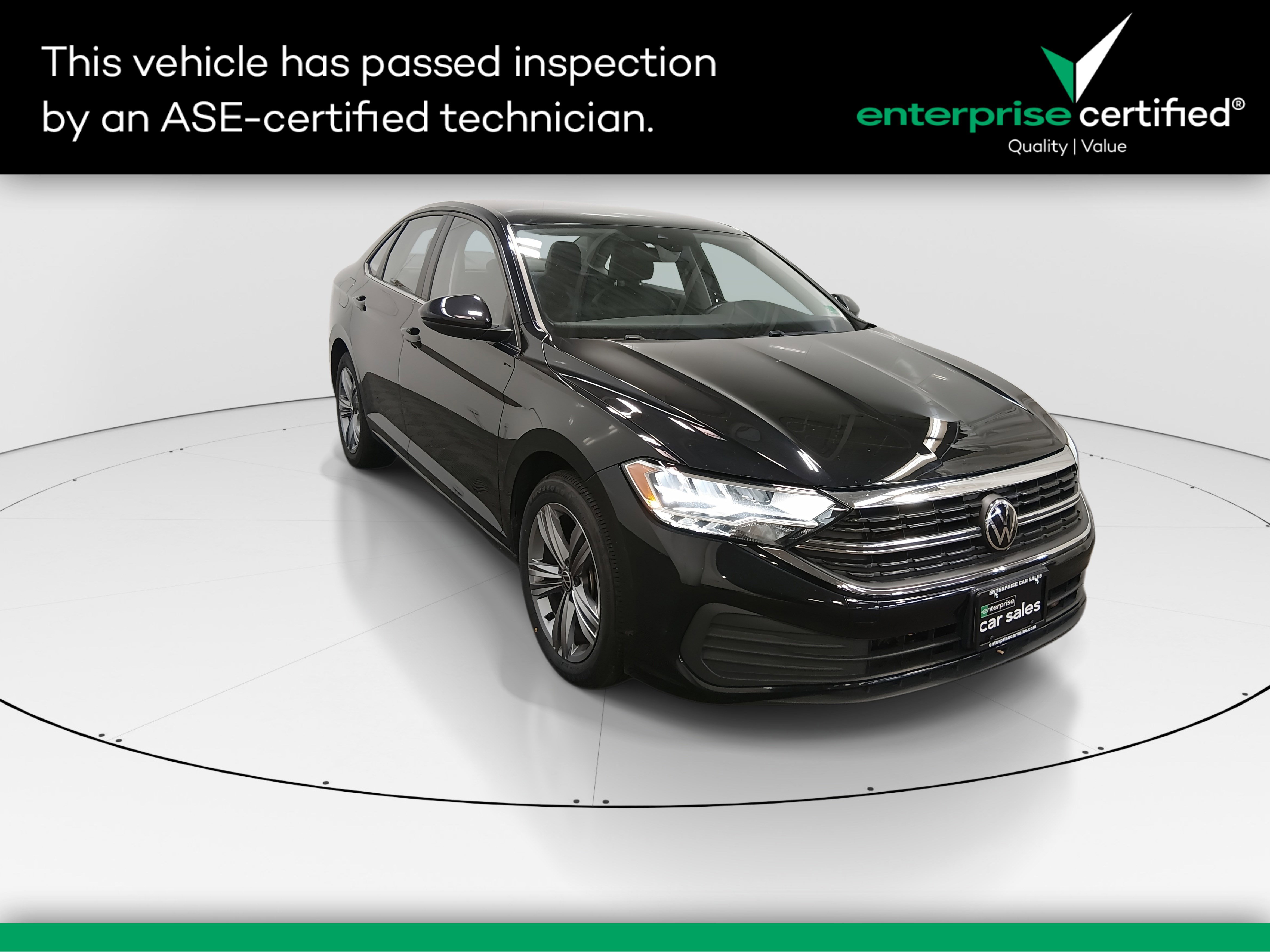 2024 Volkswagen Jetta SE's photo