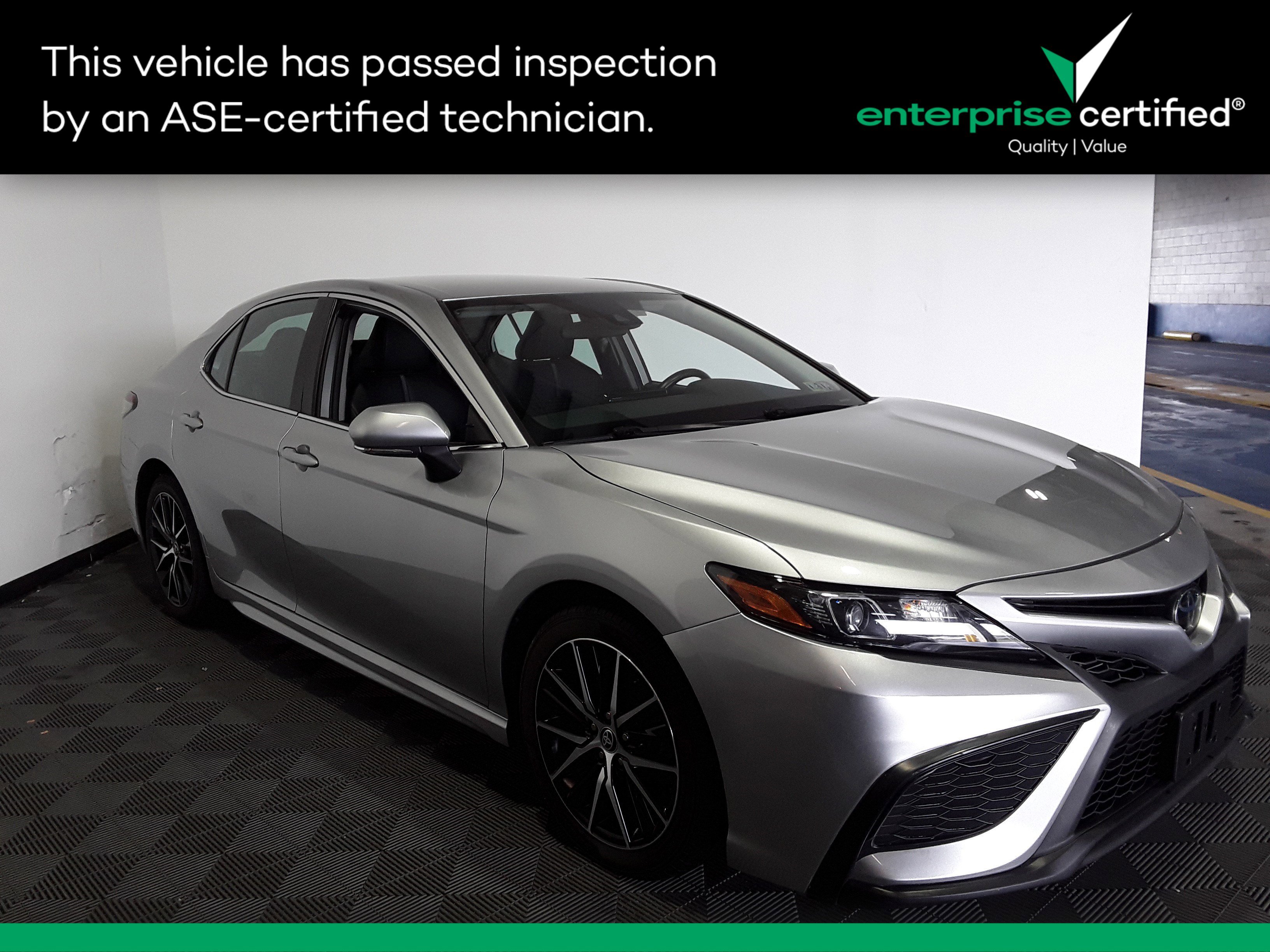 2022 Toyota Camry SE Auto