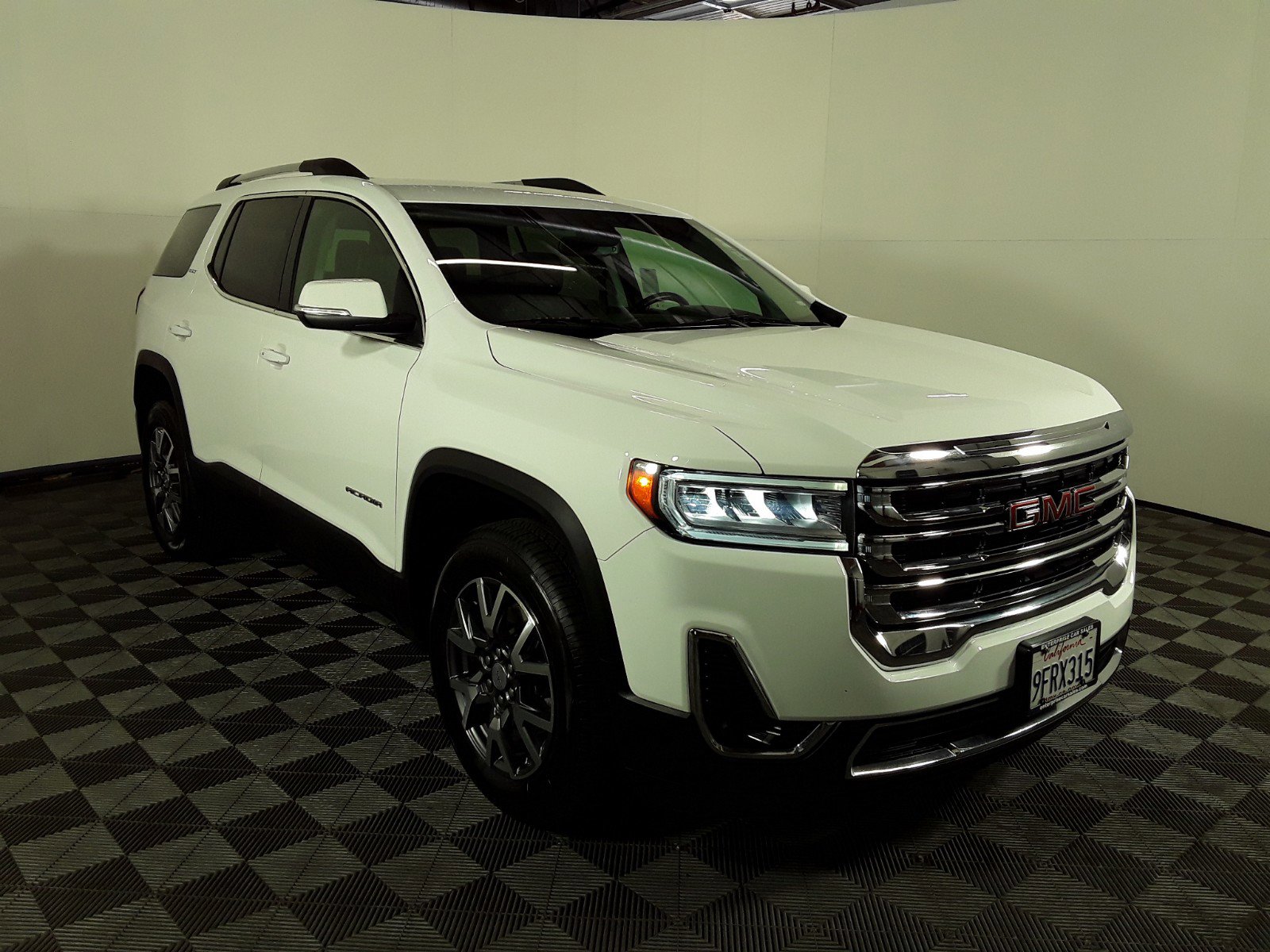 2023 GMC Acadia FWD 4dr SLT