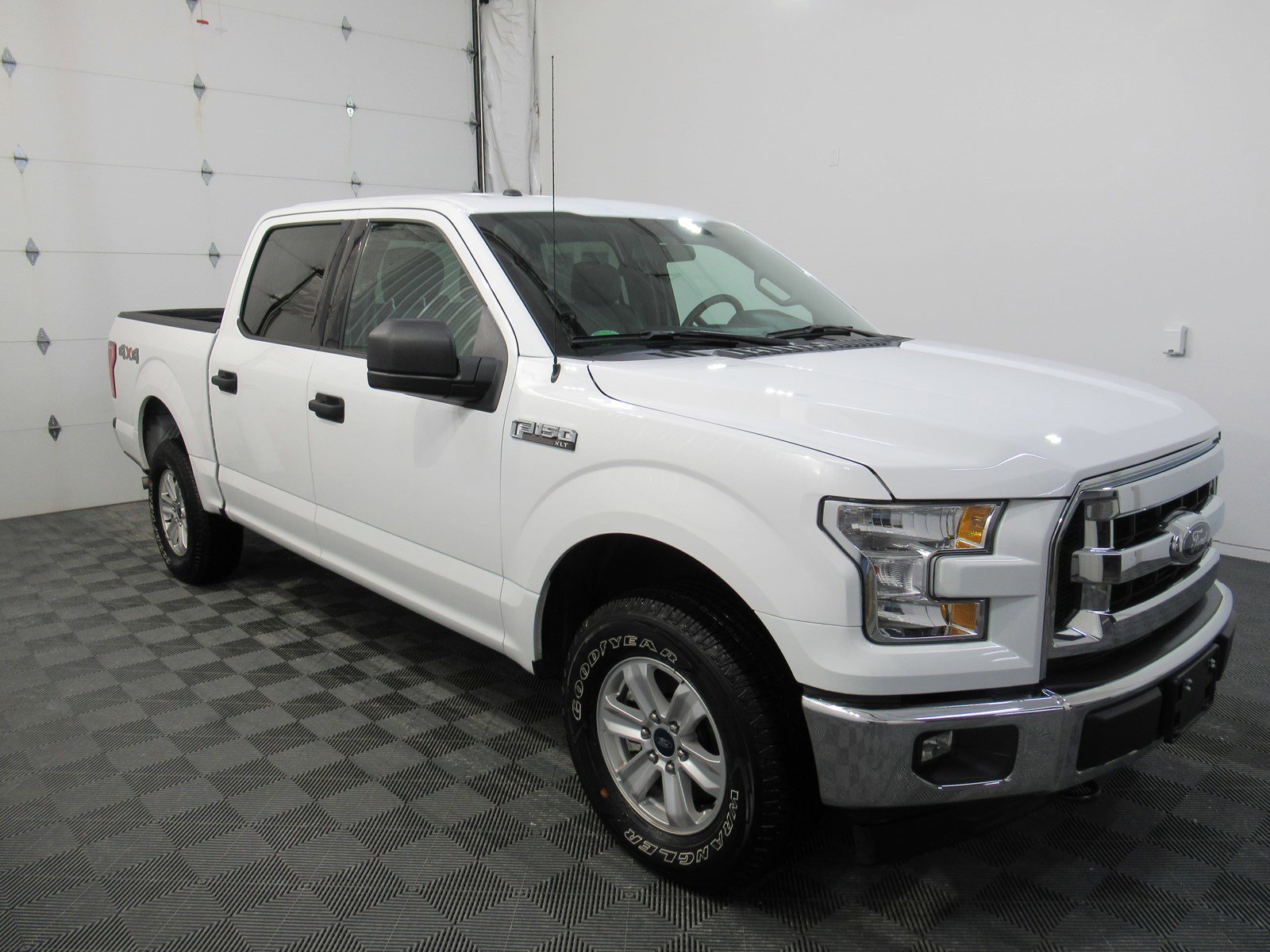 Used 2017 Ford F-150 XLT 4WD SuperCrew 5.5' Box