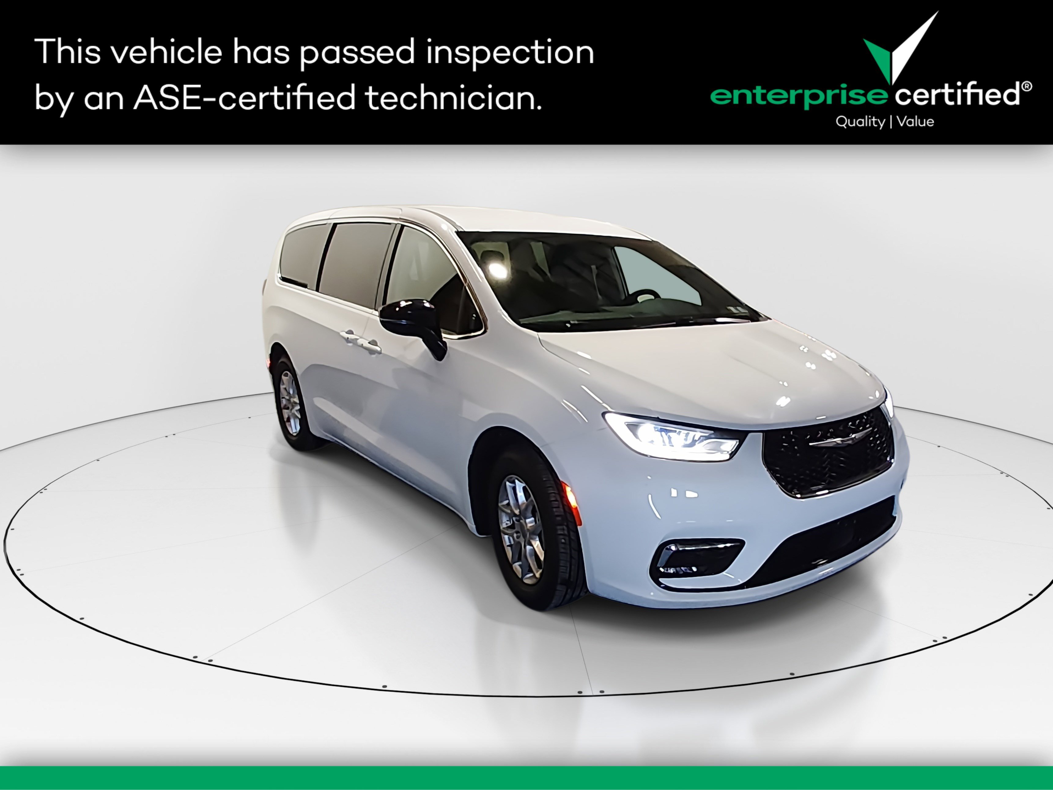 Used 2024 Chrysler Pacifica Touring L FWD