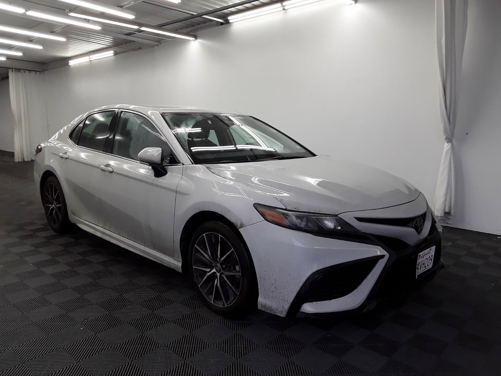 2022 Toyota Camry SE Auto