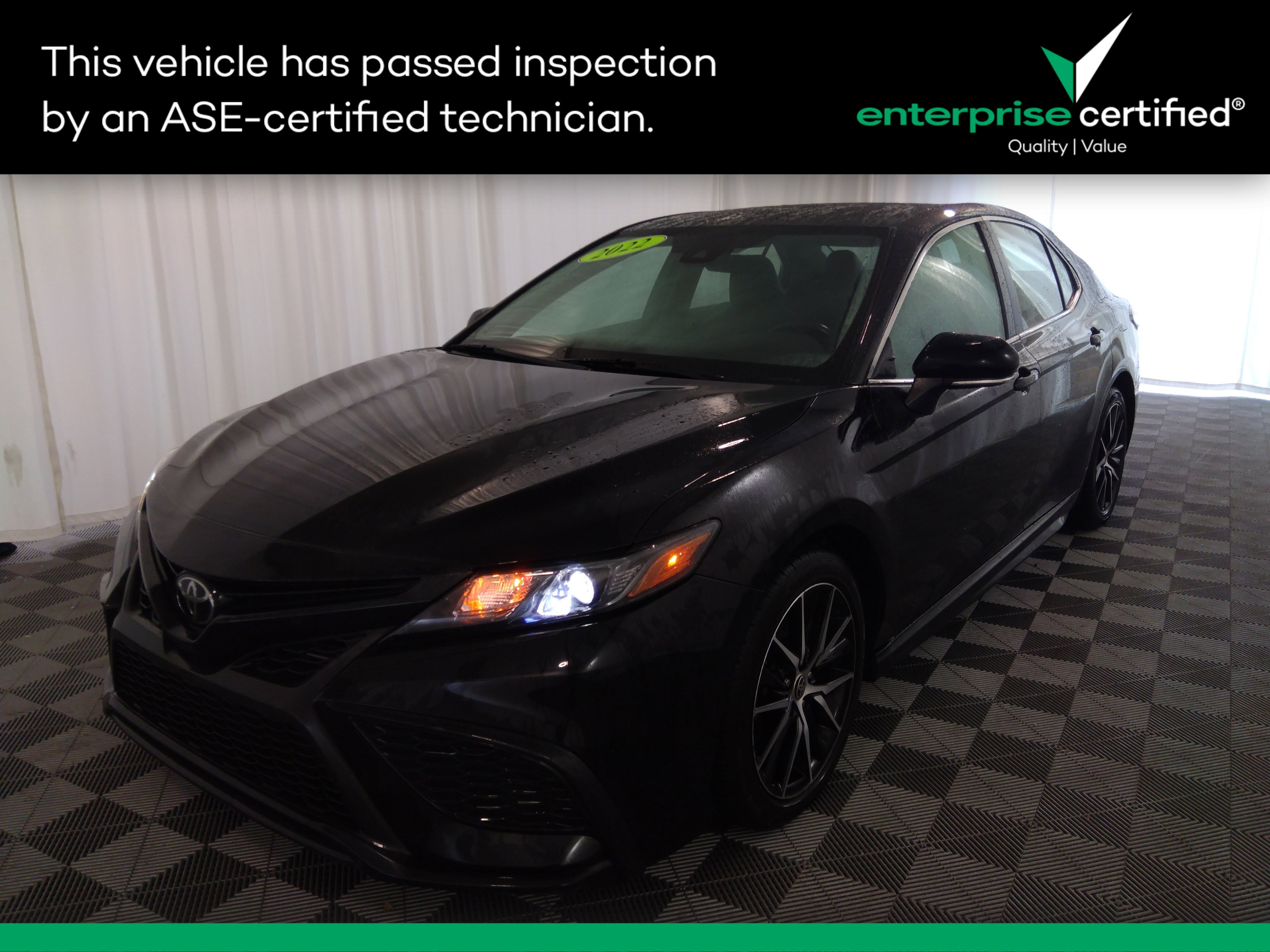 Used 2022 Toyota Camry SE Auto