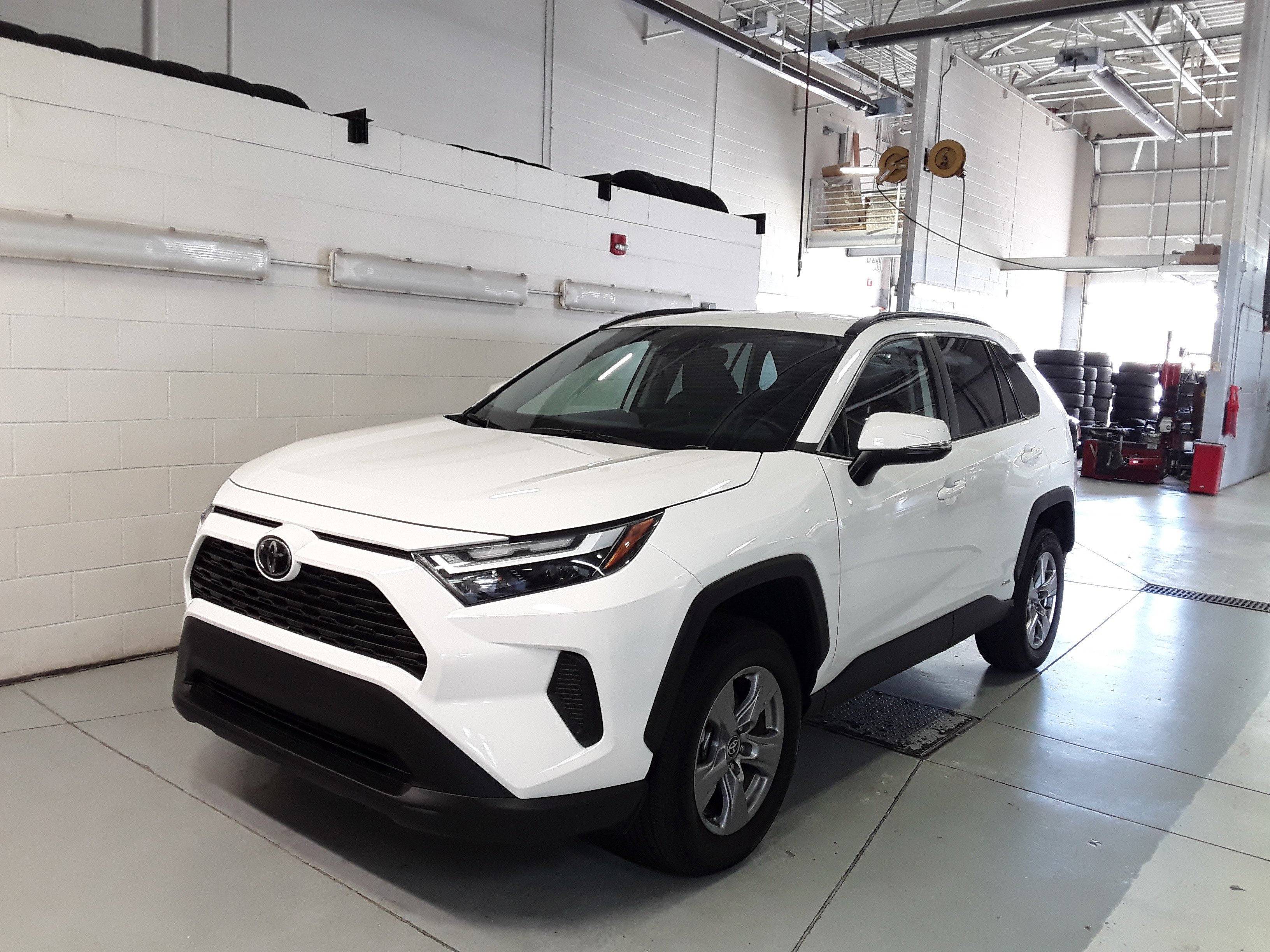Image of Used 2025 Toyota RAV4 Hybrid XLE AWD