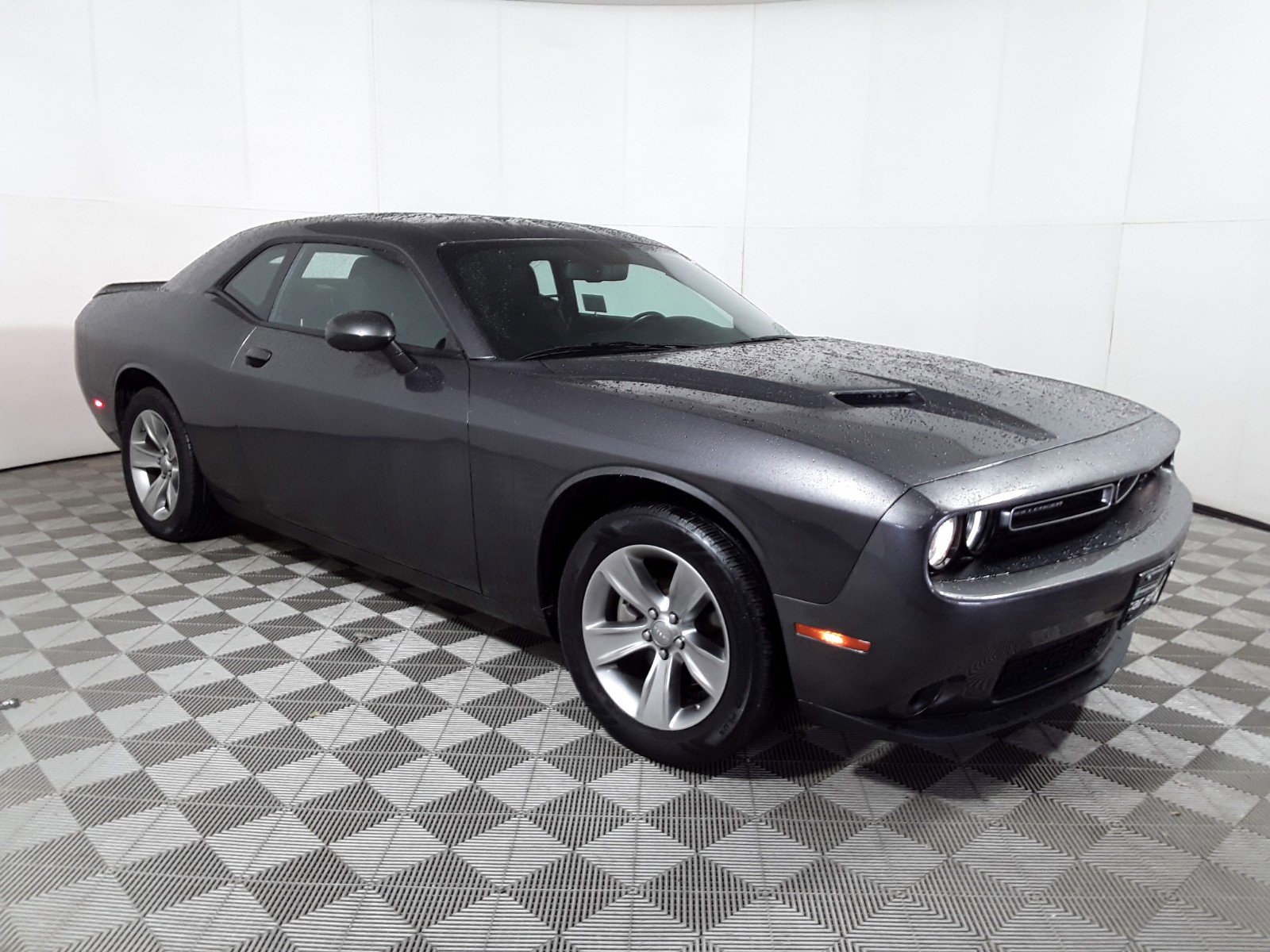 2022 Dodge Challenger SXT RWD