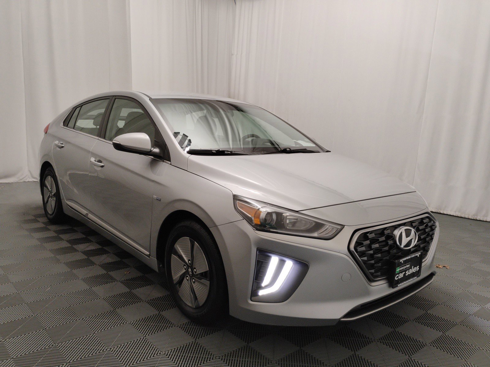 2020 Hyundai Ioniq Hybrid SE Hatchback