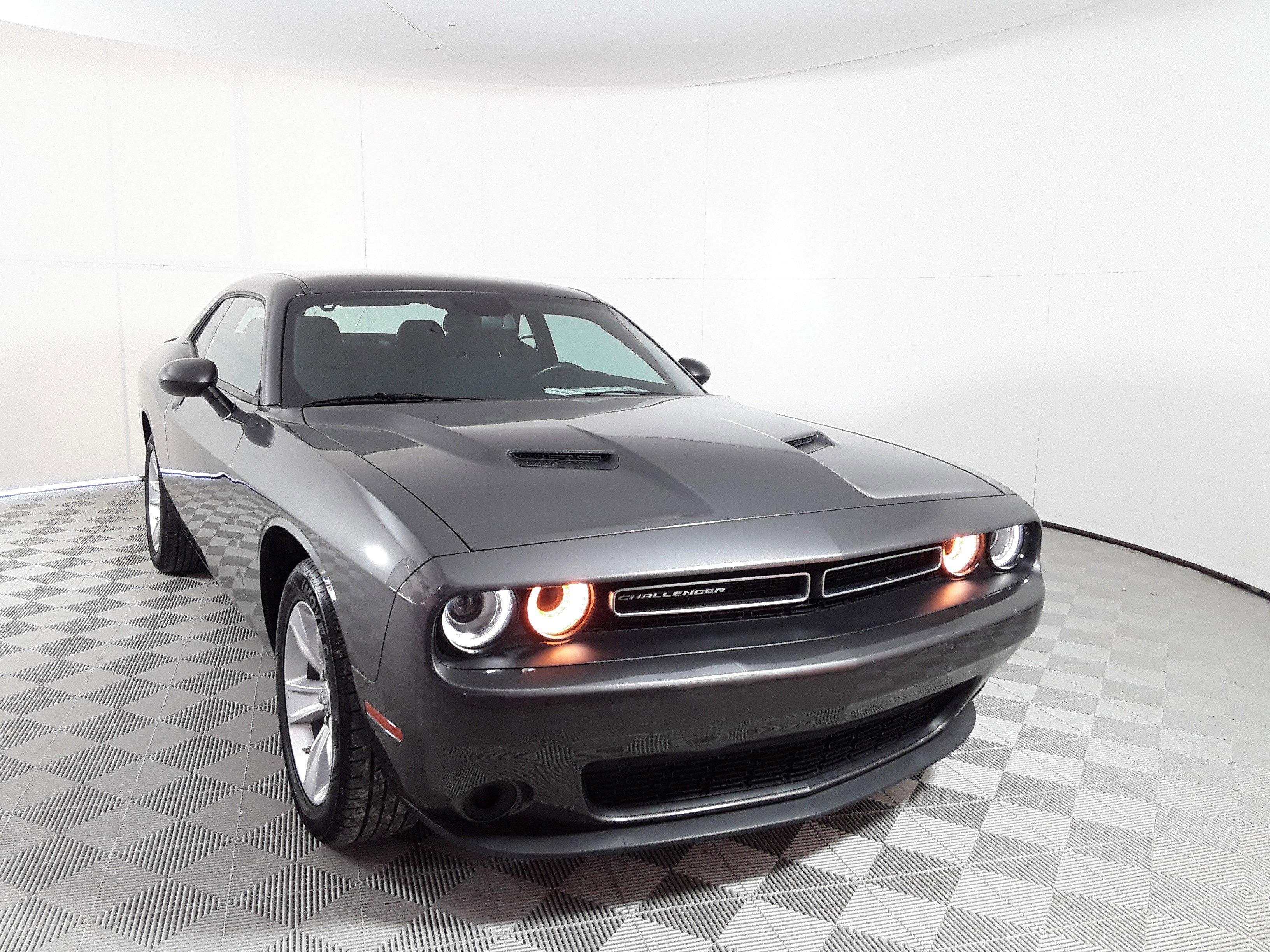 2023 Dodge Challenger SXT RWD