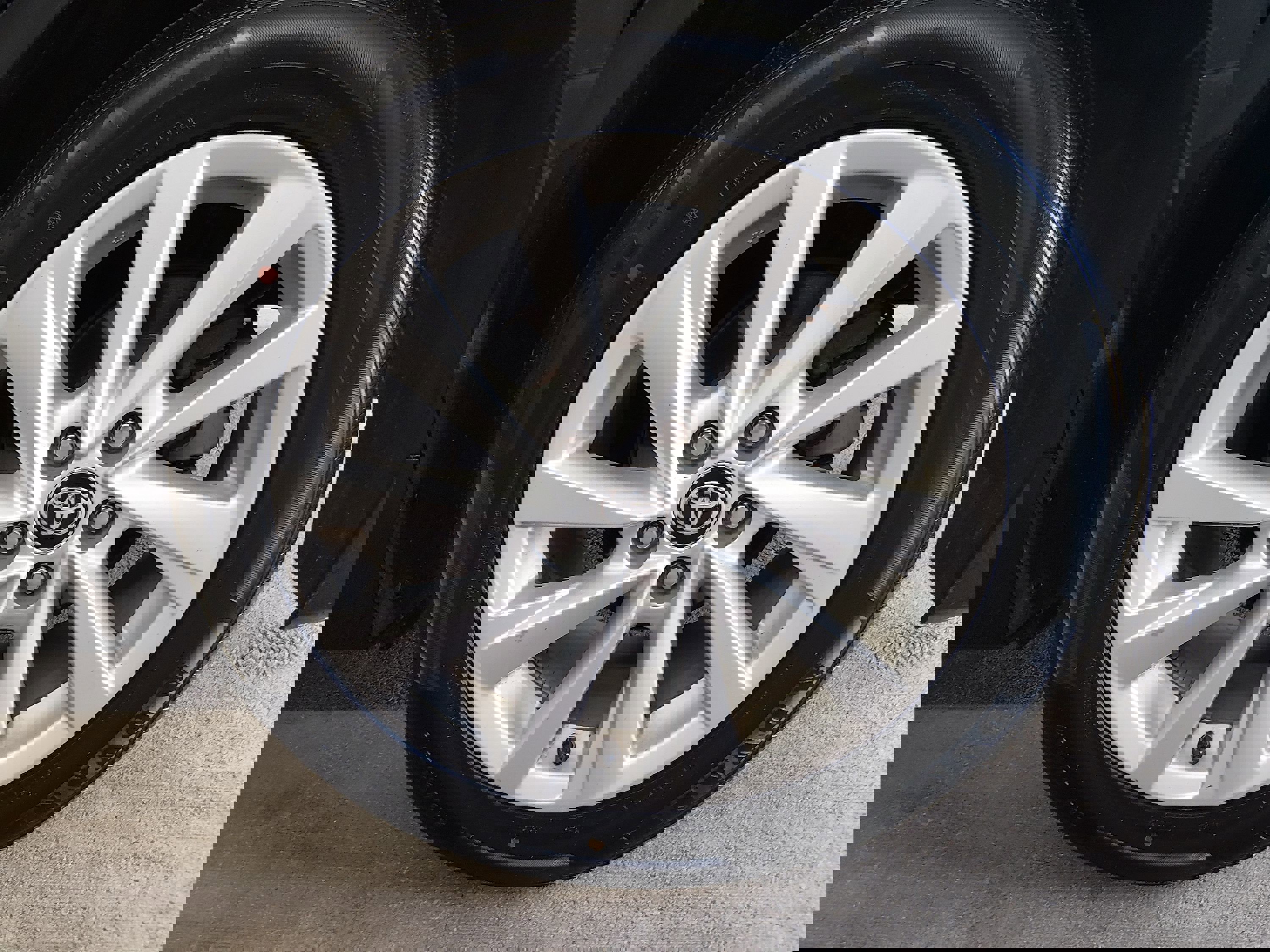 Image of Used 2023 Toyota Camry LE Auto