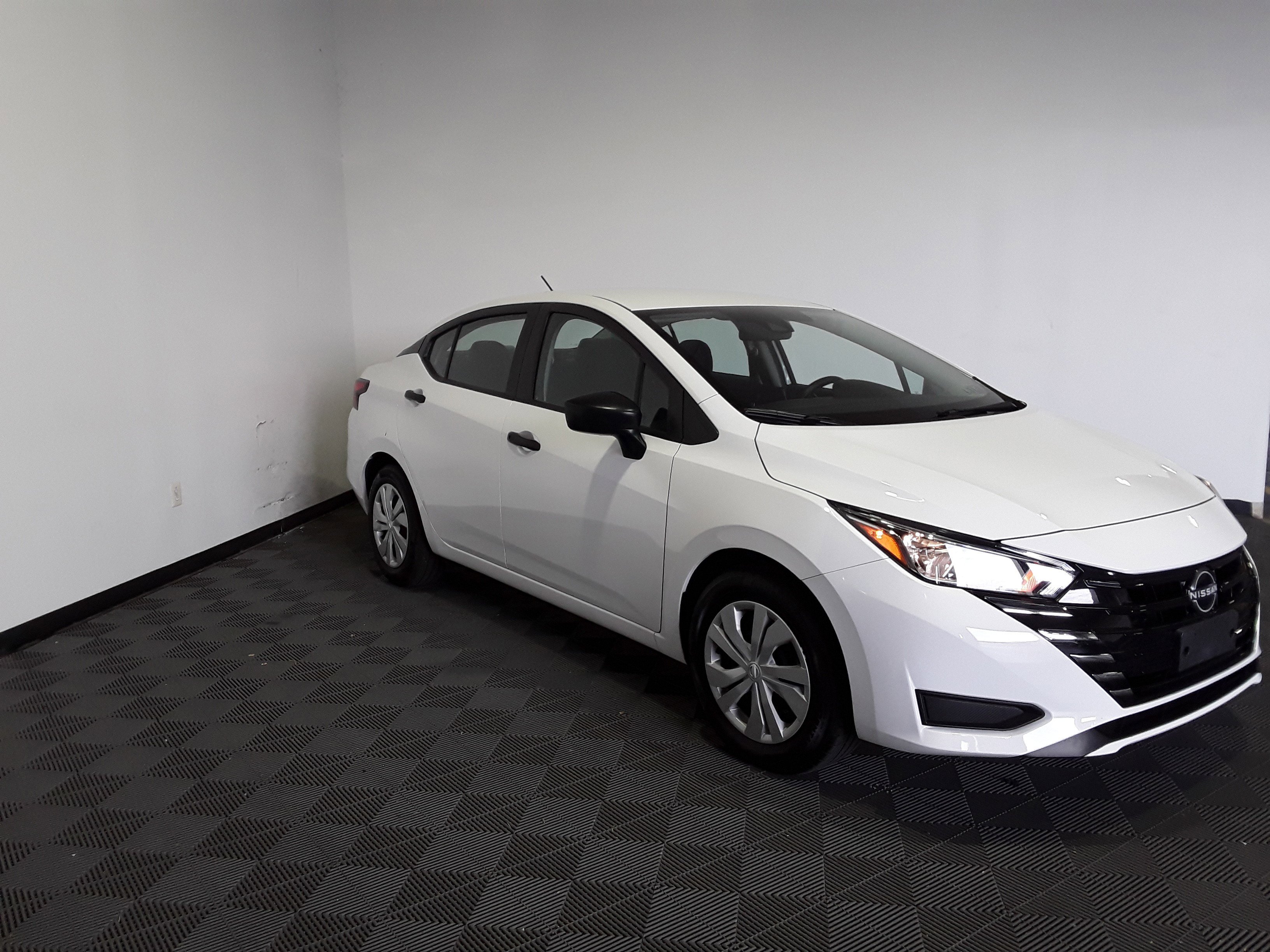 2023 Nissan Versa S CVT
