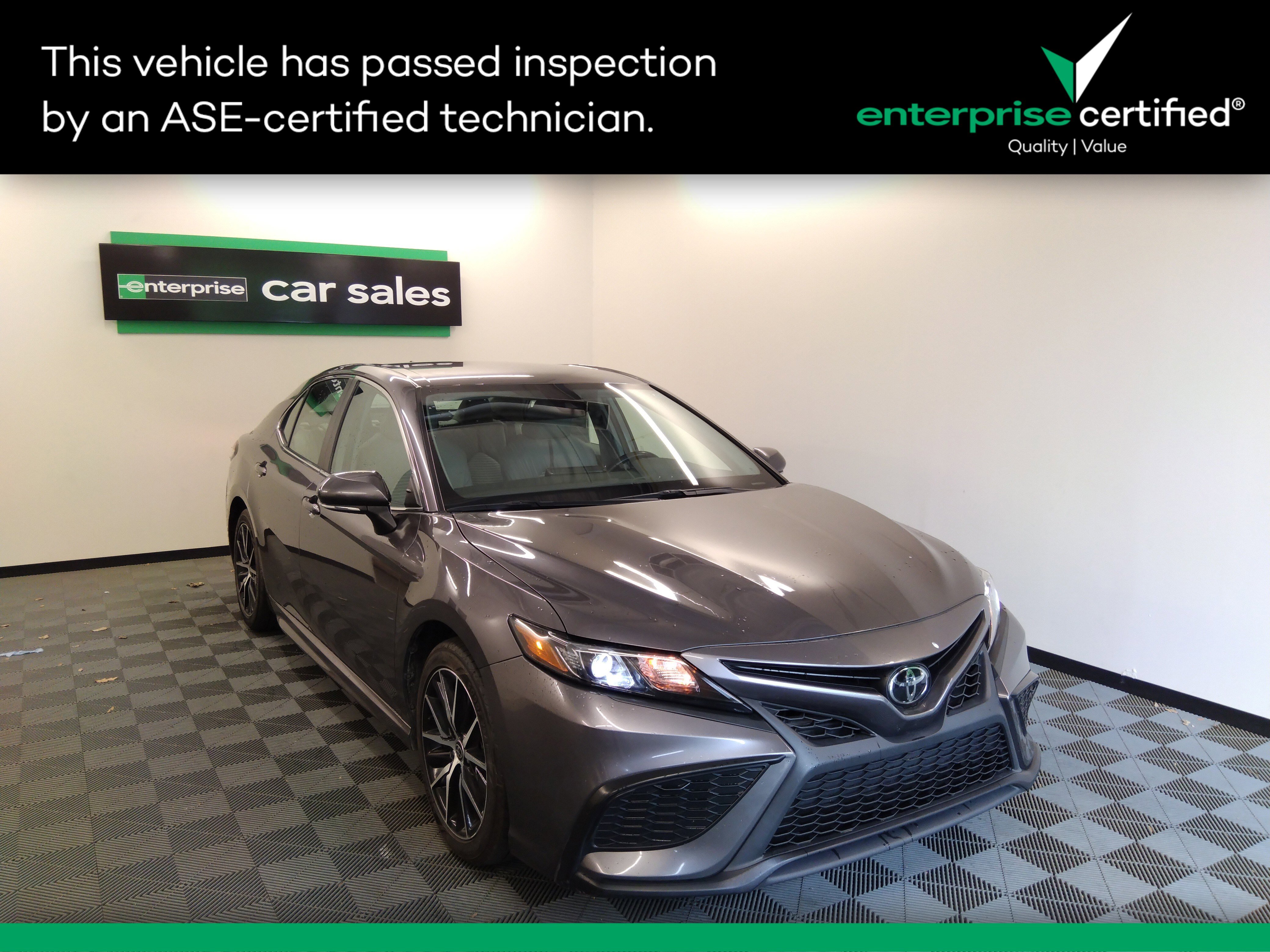 2023 Toyota Camry SE Auto
