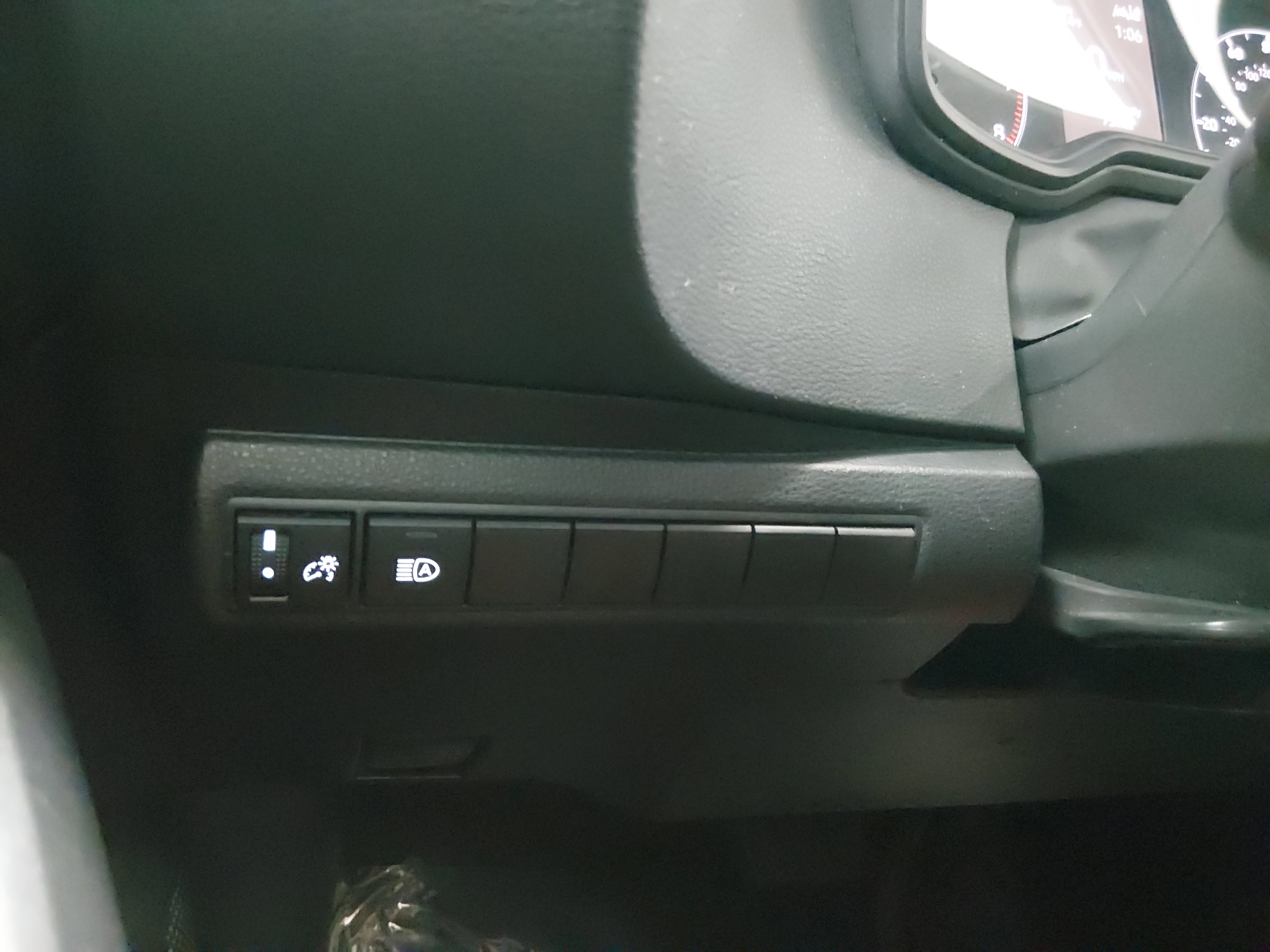 2024 Toyota Corolla LE - Photo 13