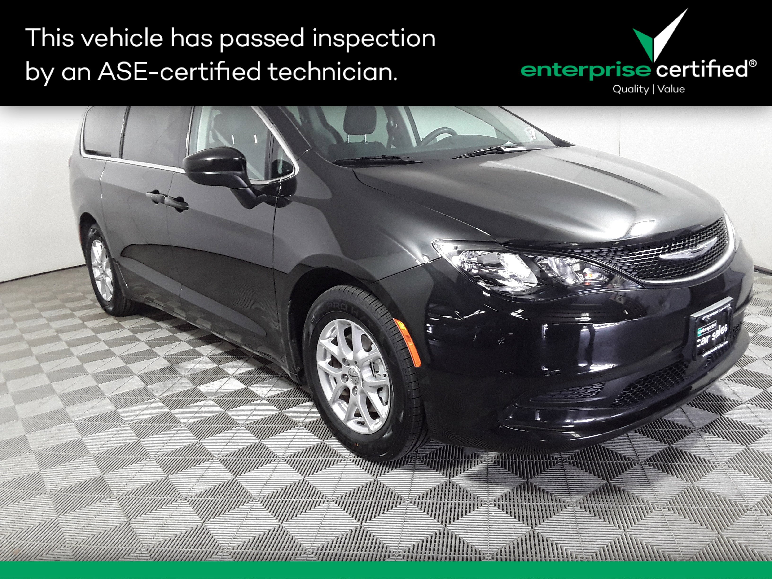 2022 Chrysler Voyager LX FWD